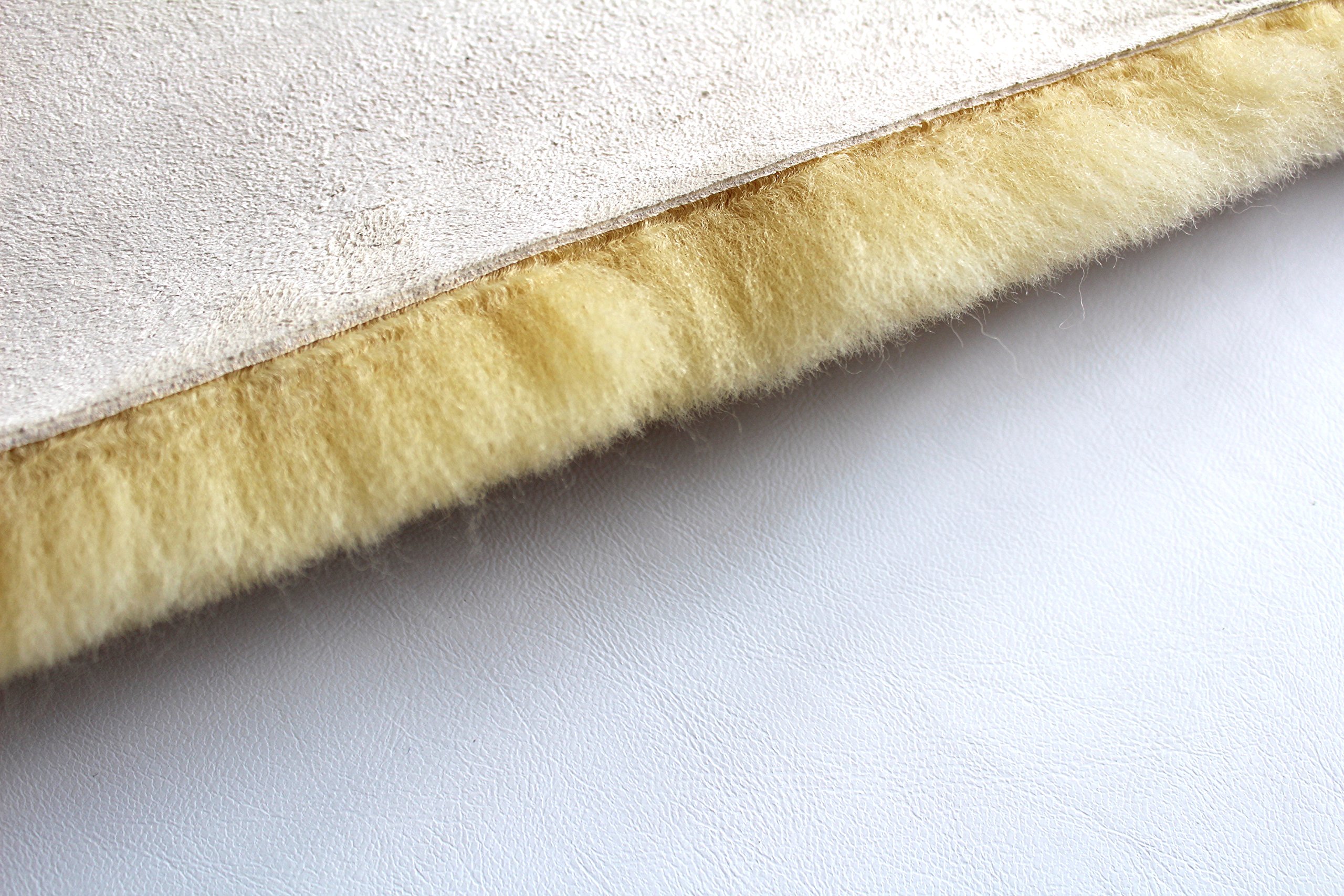 Ovale Felleinlage, Kinderwageneinlage aus echtem, extra dichtem Lammfell, 35x75 cm. Vollfelll aus eigener Produktion, kein Patchwork, kein Import. Fellauflage, Babyfell in Fachgeschäftsqualität !