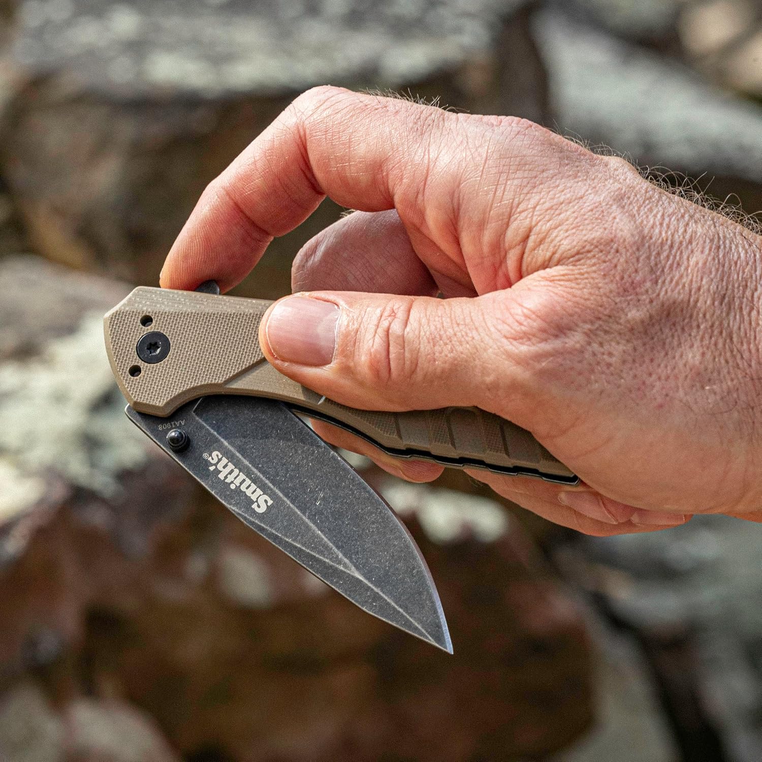 Smith's 50995 Battleplan Pocket Knife – Tan – 3.35” Stainless Steel Lock Back Blade – Easy Open Flipper – Everyday Carry Work, Military, Hunting, Outdoor – Straight Edge Tactical Knife – Foldable