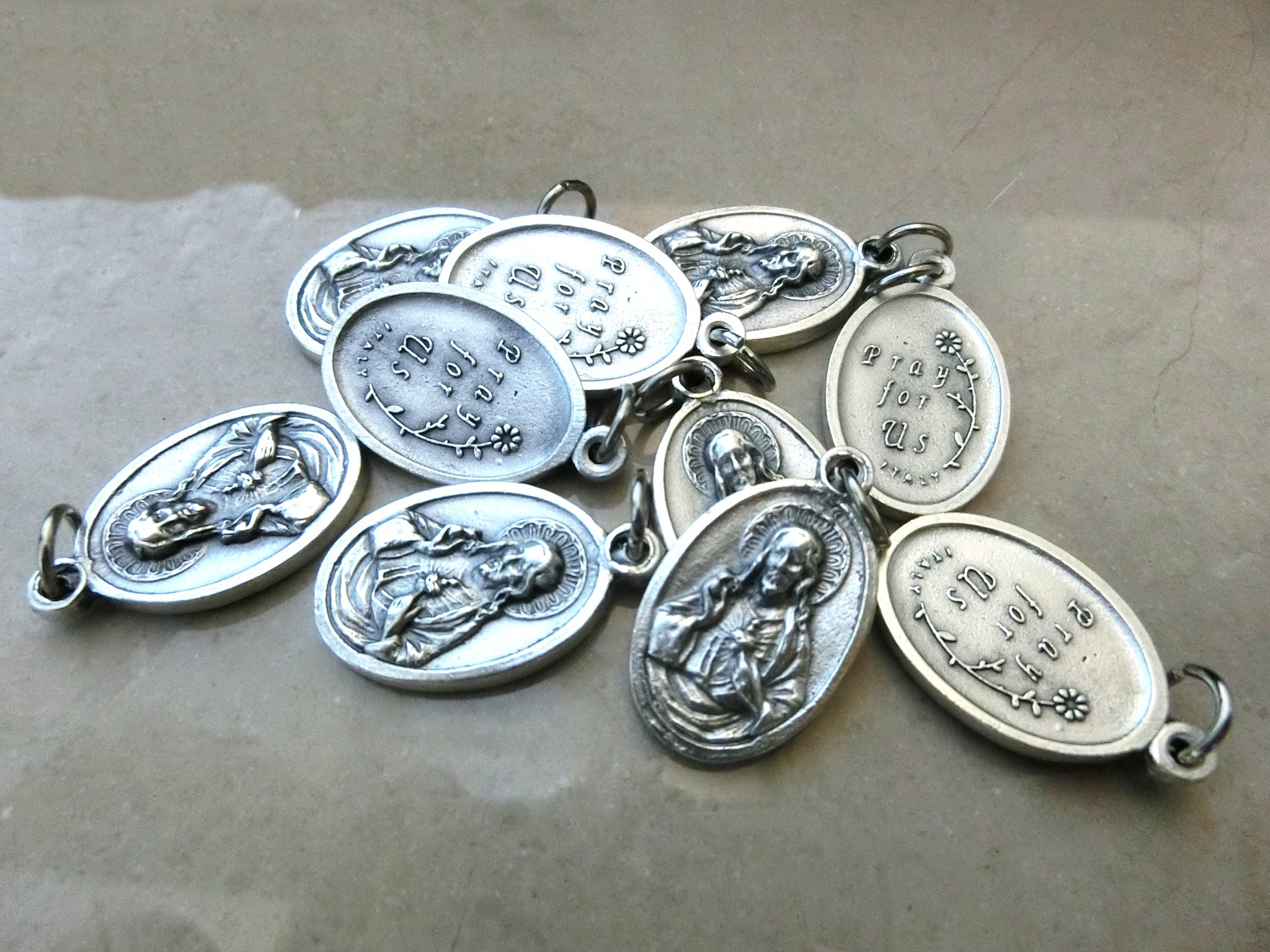 GTBITALY Sacred Heart JESUS + Pray for US with Silver Ring 10 MEDALS
