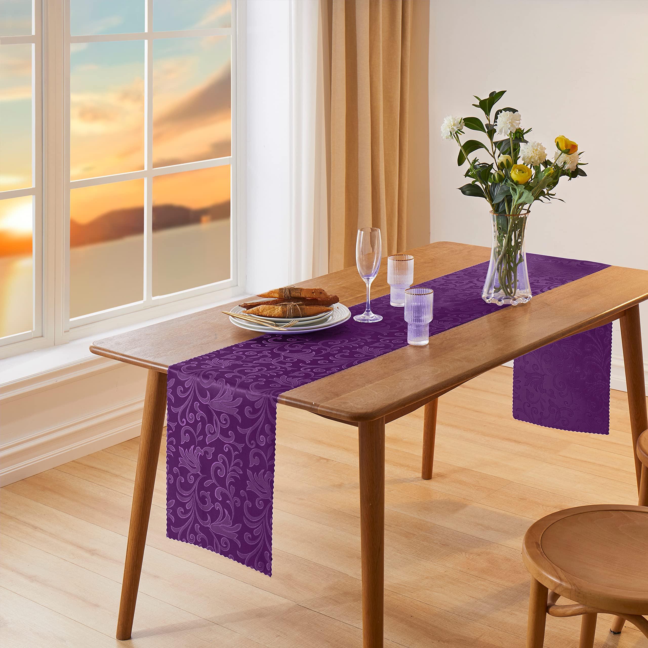 Manyshofu Table Runner