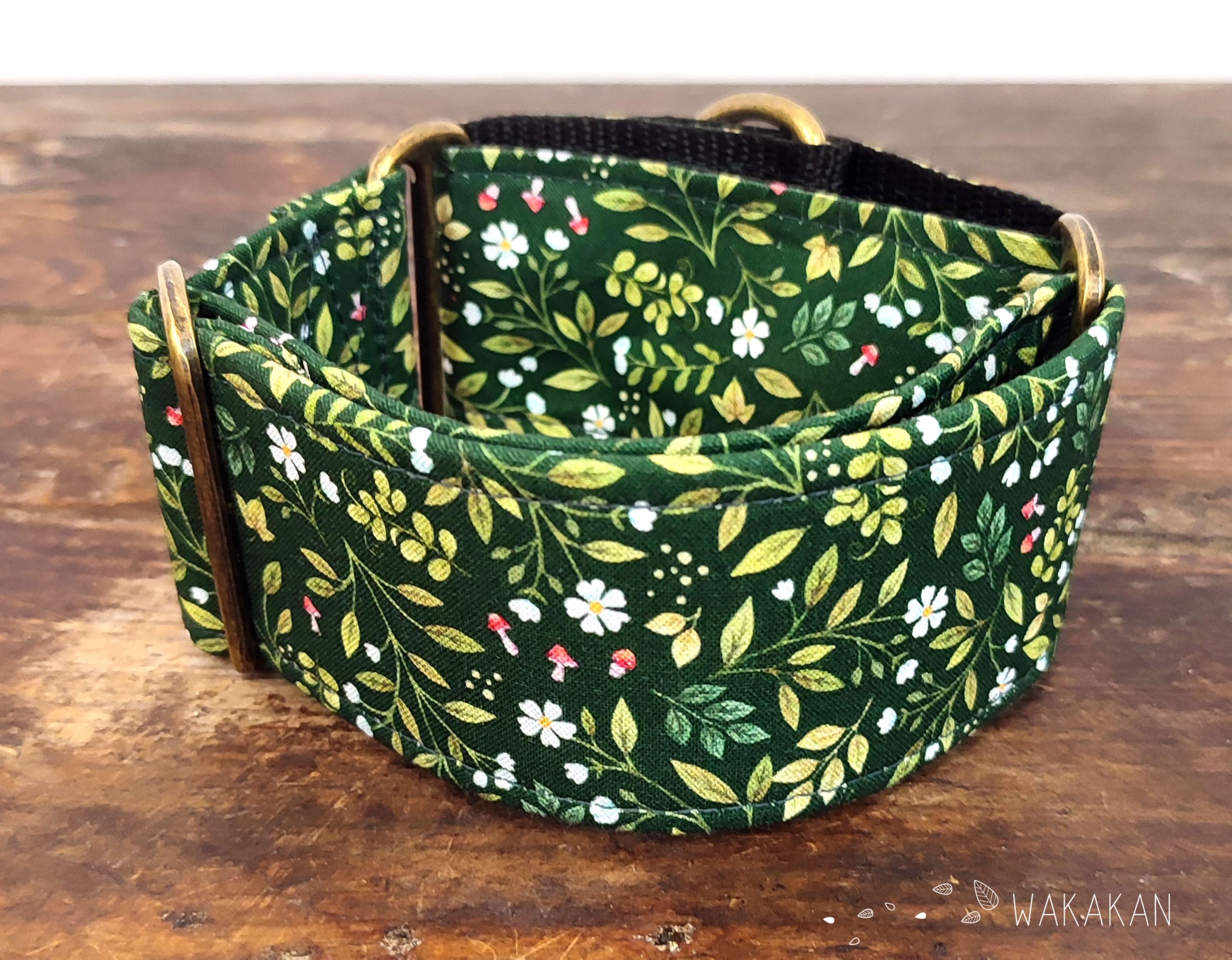 Collare per cani martingale: Green Witch, fatto a mano in Spagna da Wakakán