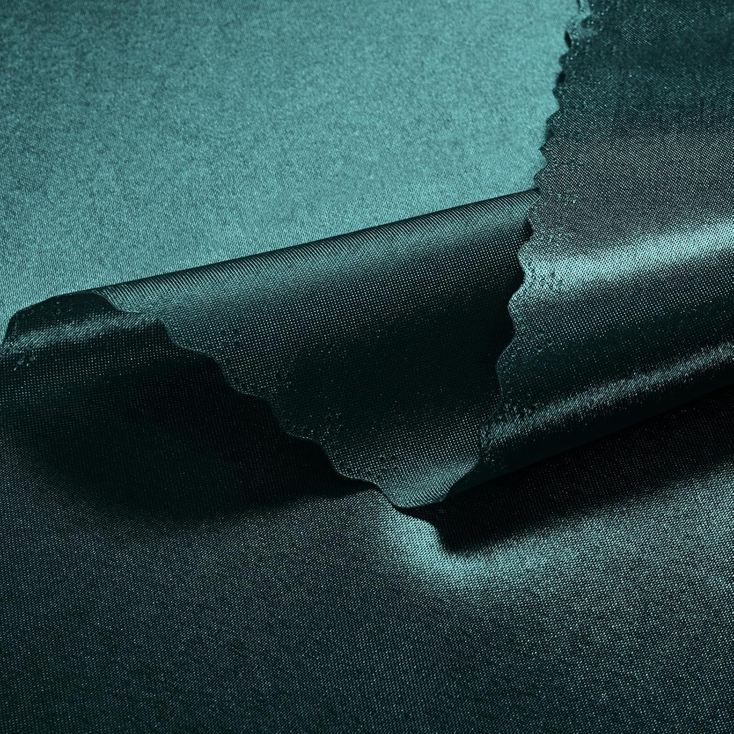 VACVELT 100 Pack Hunter Green Satin Napkins 17x17 Inch Wedding Napkins, Scalloped Elegant Dinner Napkins Square Table Napkins Decor, Silky Satin Cloth Napkins for Restaurant Banquet Graduation Party