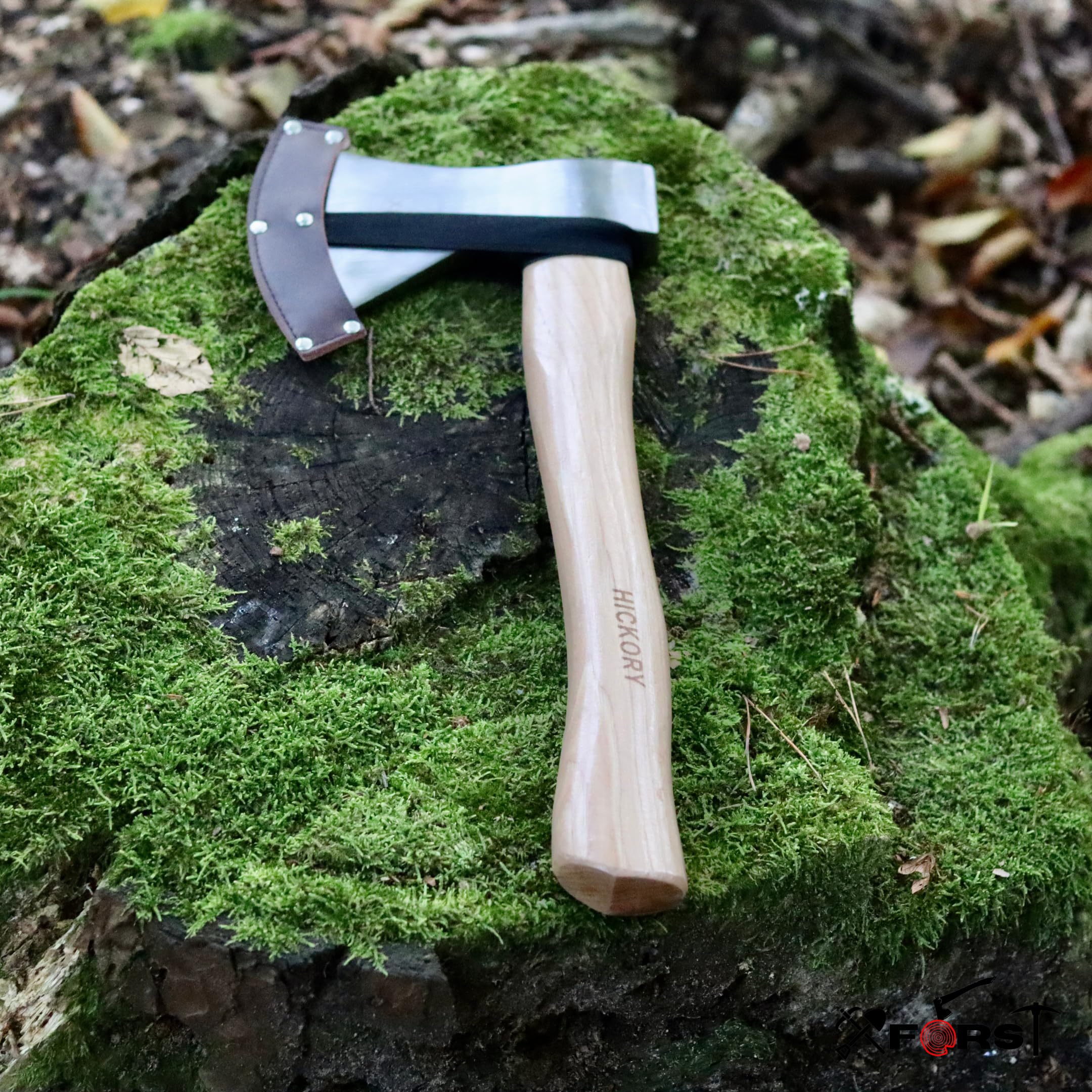 Xforst Hache Universelle X-UW800C – Hache de Jardin et de Camping 40 cm | Tête en Acier au Carbone Trempé 800 g | Manche en Bois de Hickory | Inclut Étui de Protection