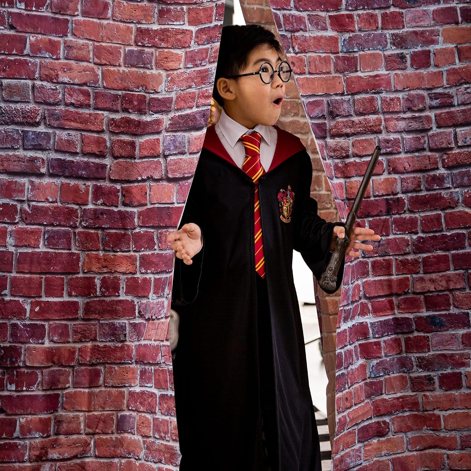 SUIT YOURSELF Gryffindor Robe, Harry Potter Halloween Costume for Kids, Large/Extra Large