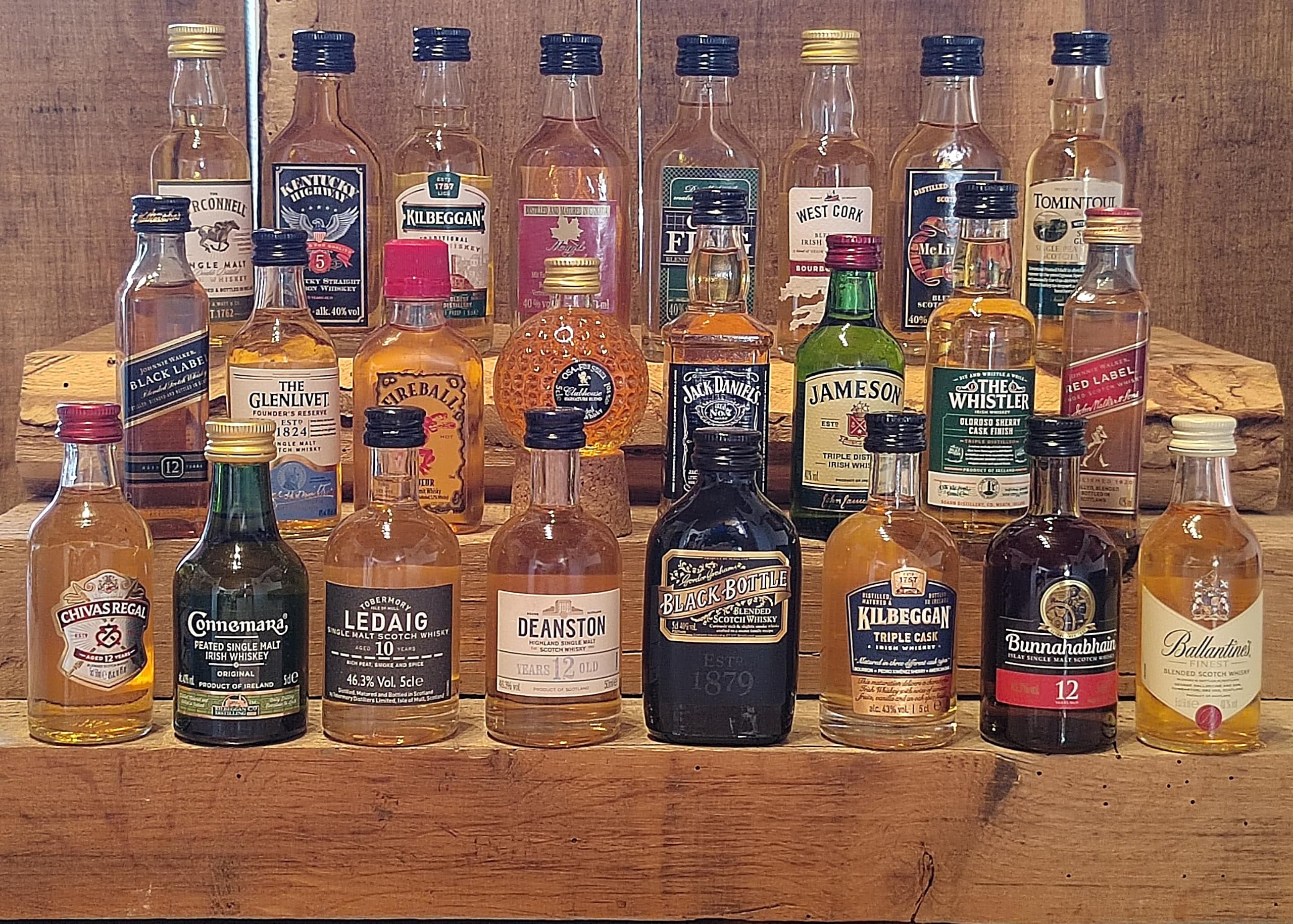 24 Original Whisky Miniaturen International Set je 40ml/50ml) & 24 Edelschokoladen in 8 Sorten - Großes Whisky Tasting Set für Männer & Genießer