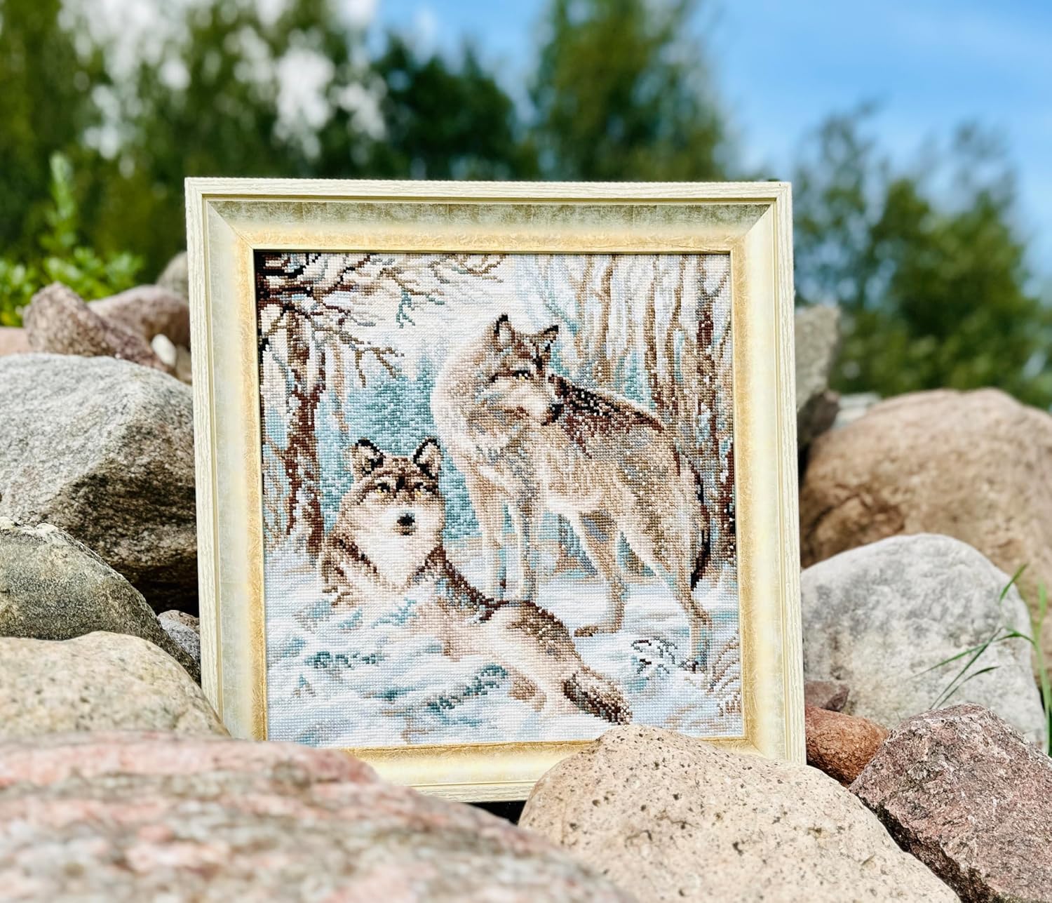 RIOLIS 1393 - Pair of Wolves - Counted Cross Stitch Kit 15.75"x15.75" Zweigart 10ct. White AIDA 16 Colors