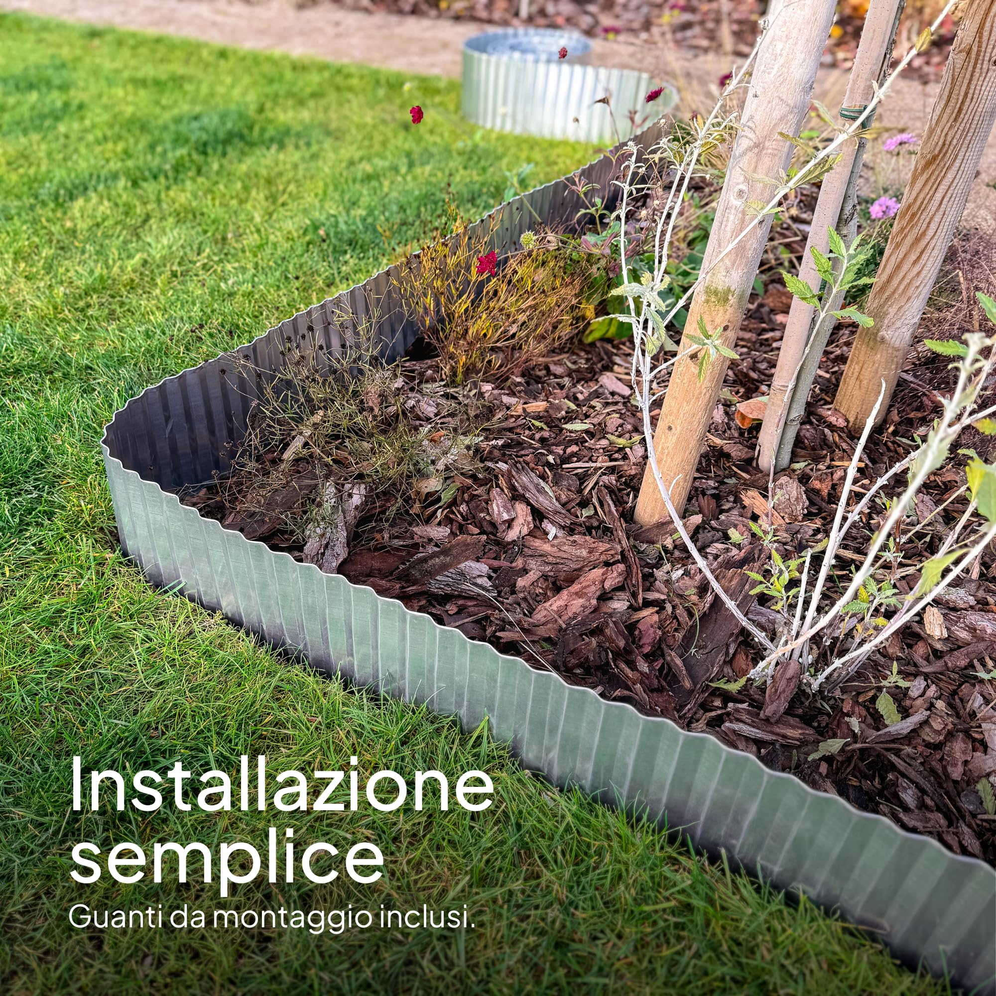 UNIGARDIA Bordura per Giardino Zincato 12 m - Bordura per Aiuola in Metallo, Altezza 15 cm - Installazione Facile, Inossidabile e resistente - Bordo per Prato Ondulato, 1 Paio di Guanti Incluso