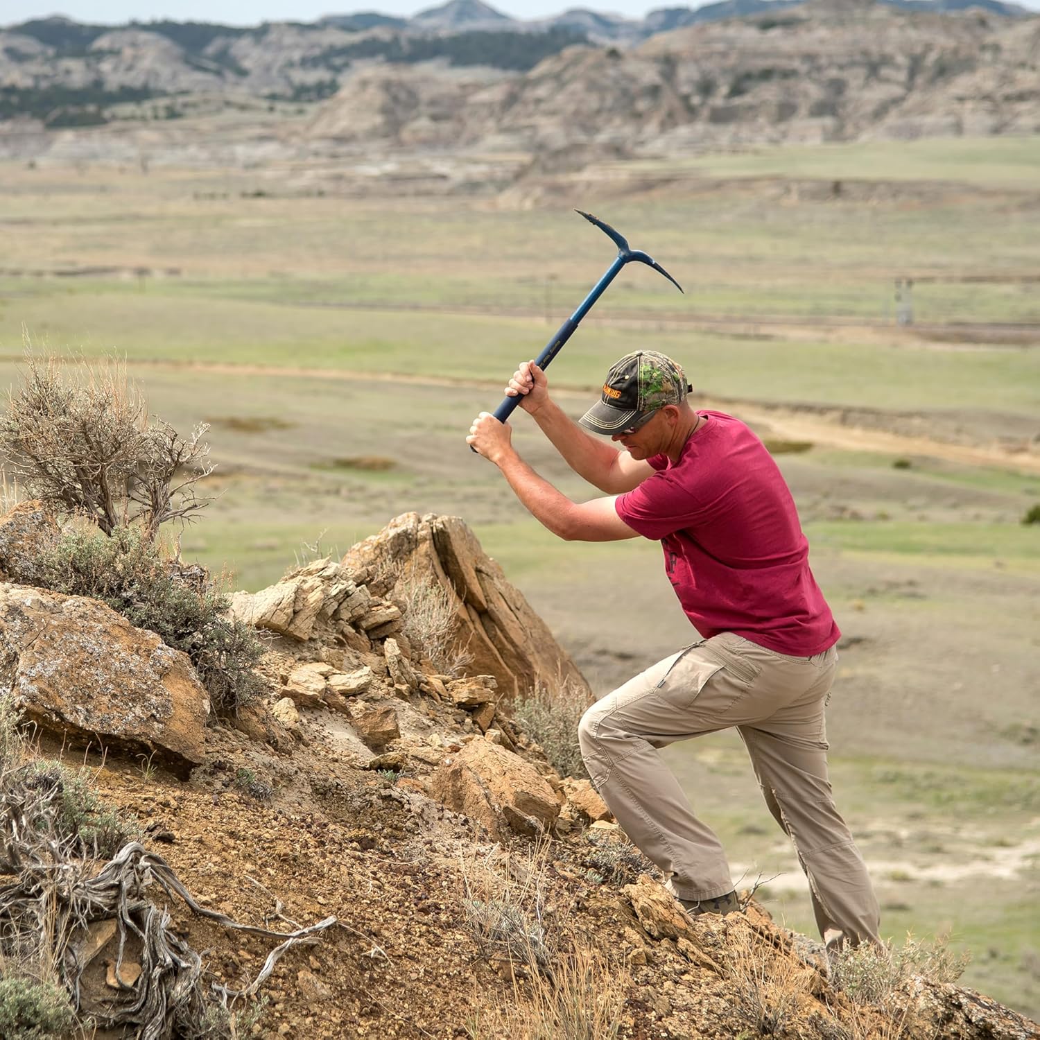 ESTWING Geo/Paleo Rock Pick - 25" Geologist Tool with All Steel Construction & Vinyl Cushion Grip - GP100, Blue