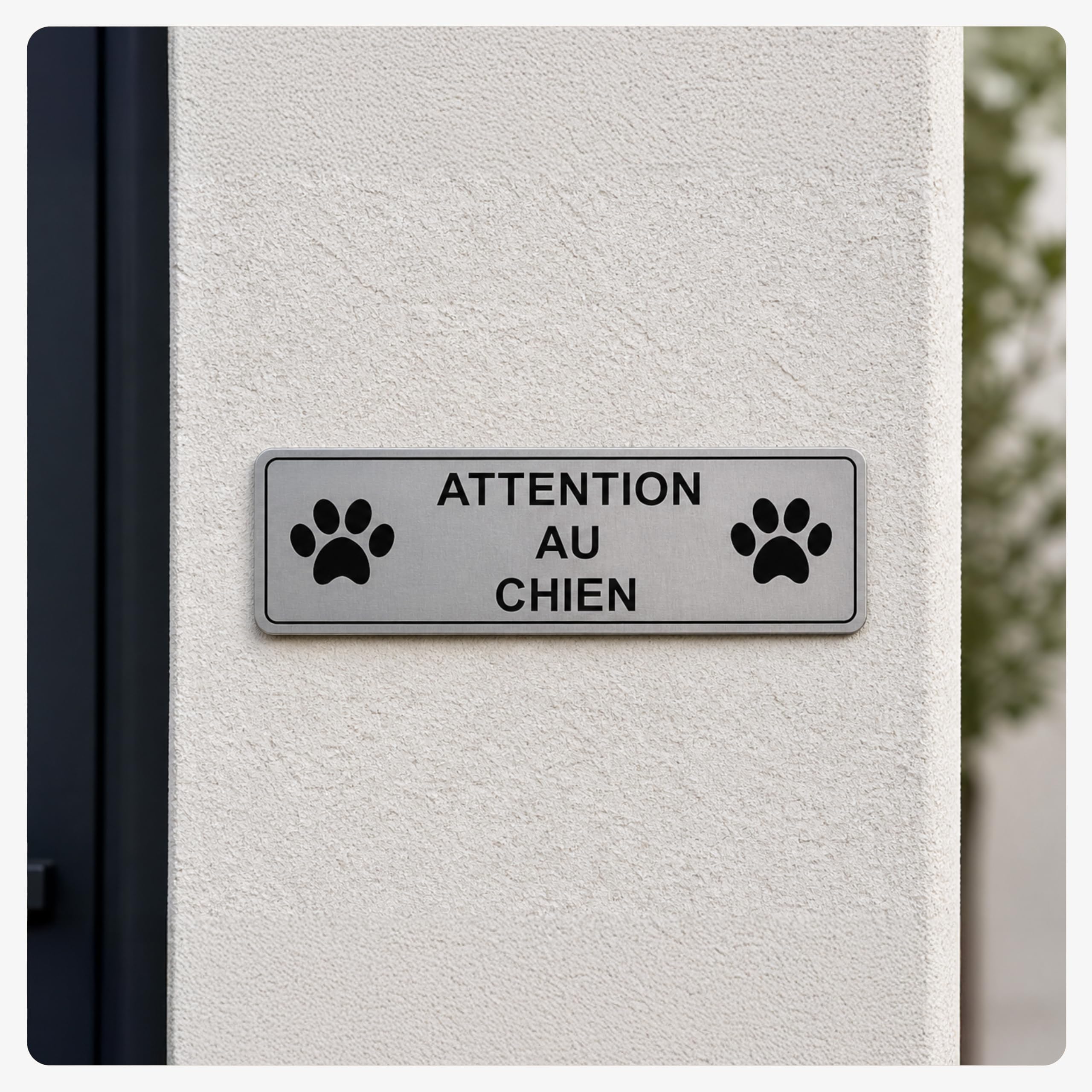 Plaque gravée personnalisée autocollante logo ATTENTION AU CHIEN + logo pattes de chien - 13x4 cm Alu Brossée