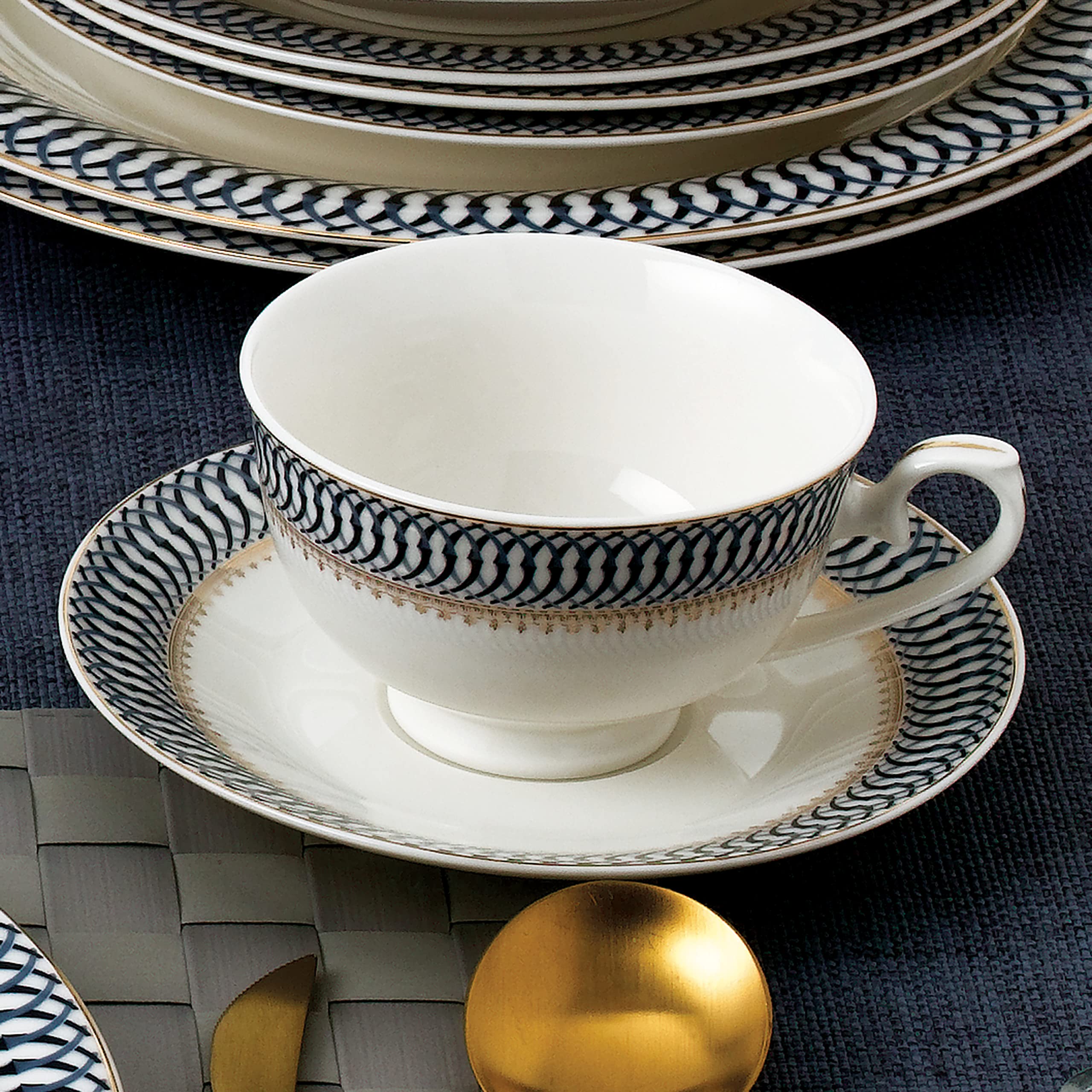 24-częściowy zestaw zastawy stołowej, porcelana kostna, serwis dla 4 osób Lorren Home Trends