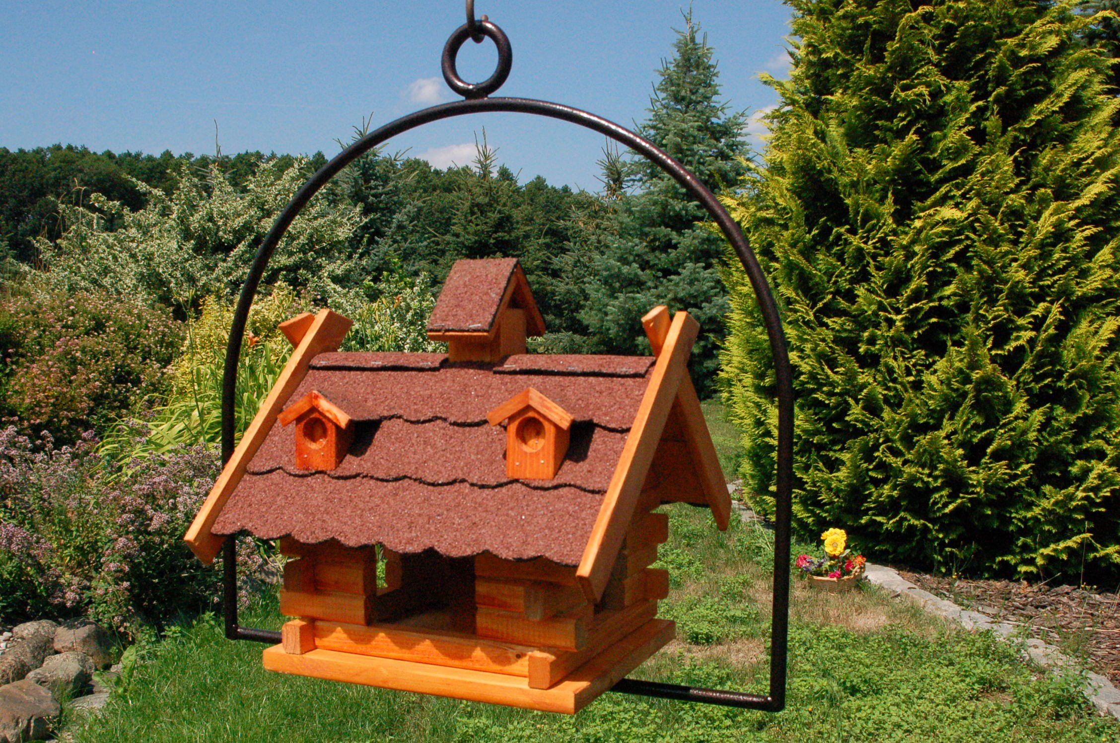 Vogelhaus Vogelfutterhaus mit Gauben Nr12 Dach rot und Bügel zum aufhängen von Vogelhaus, Nistkasten, Vogelhäuschen, Futterhaus, Vogelvilla und Vogelhäusern, feuerverzinkt und pulverbeschichtet, rostfrei, hängend