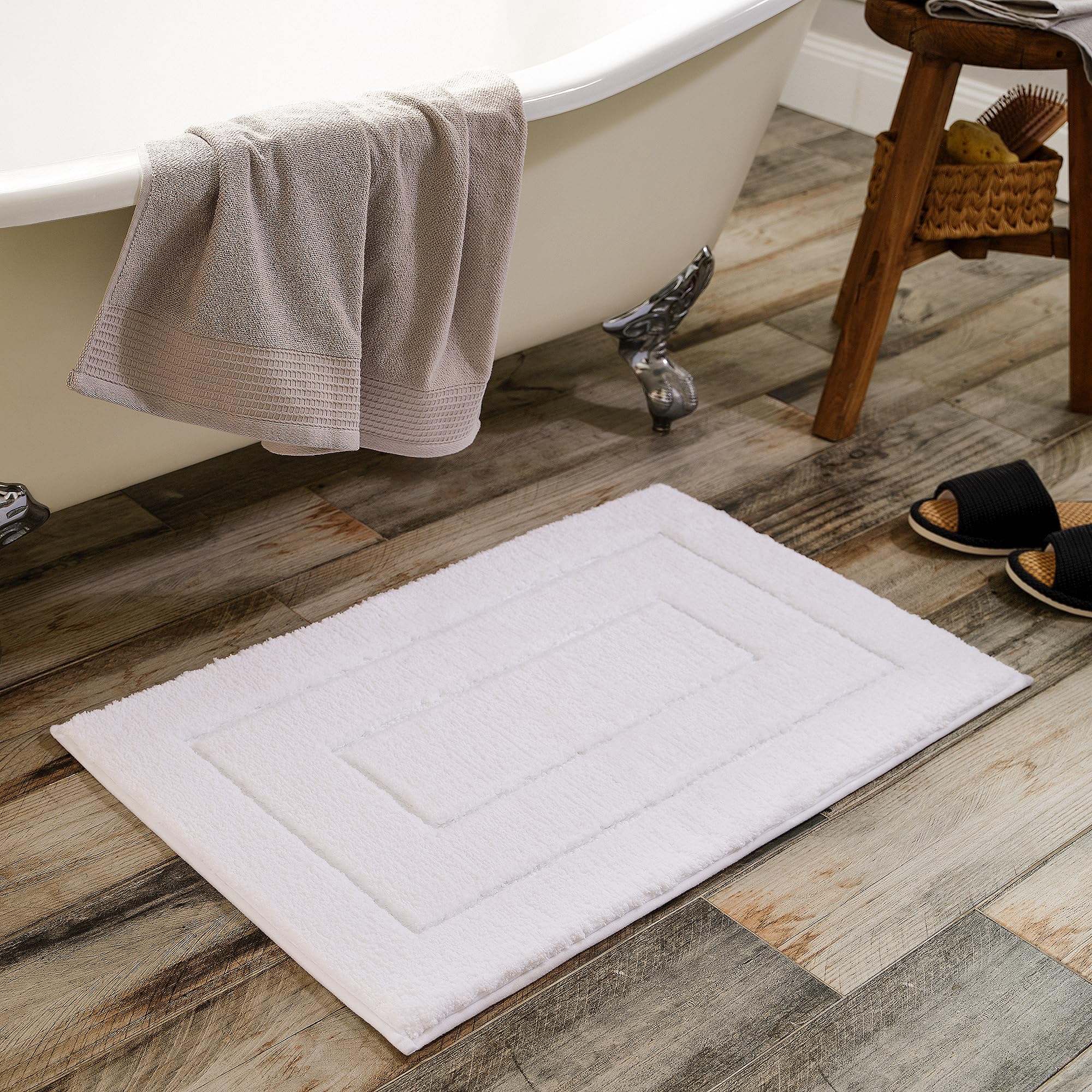 GRANNY SAYS Bathroom Mat 50 x 80 cm, Large Bath Mat Non-Slip, Super Absorbent Bath Mats and Rugs