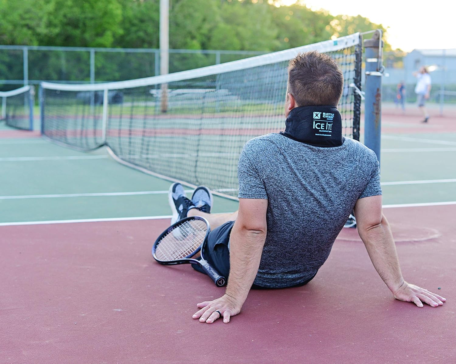 TOP оƒƒERS Cold & Hot Therapy System Ice Pack - Ice It! ® MaxCOMFORT™ (Neck Wrap (510)) – from Battle Creek Equipment, Hot & Cold Therapy Items Since 1931