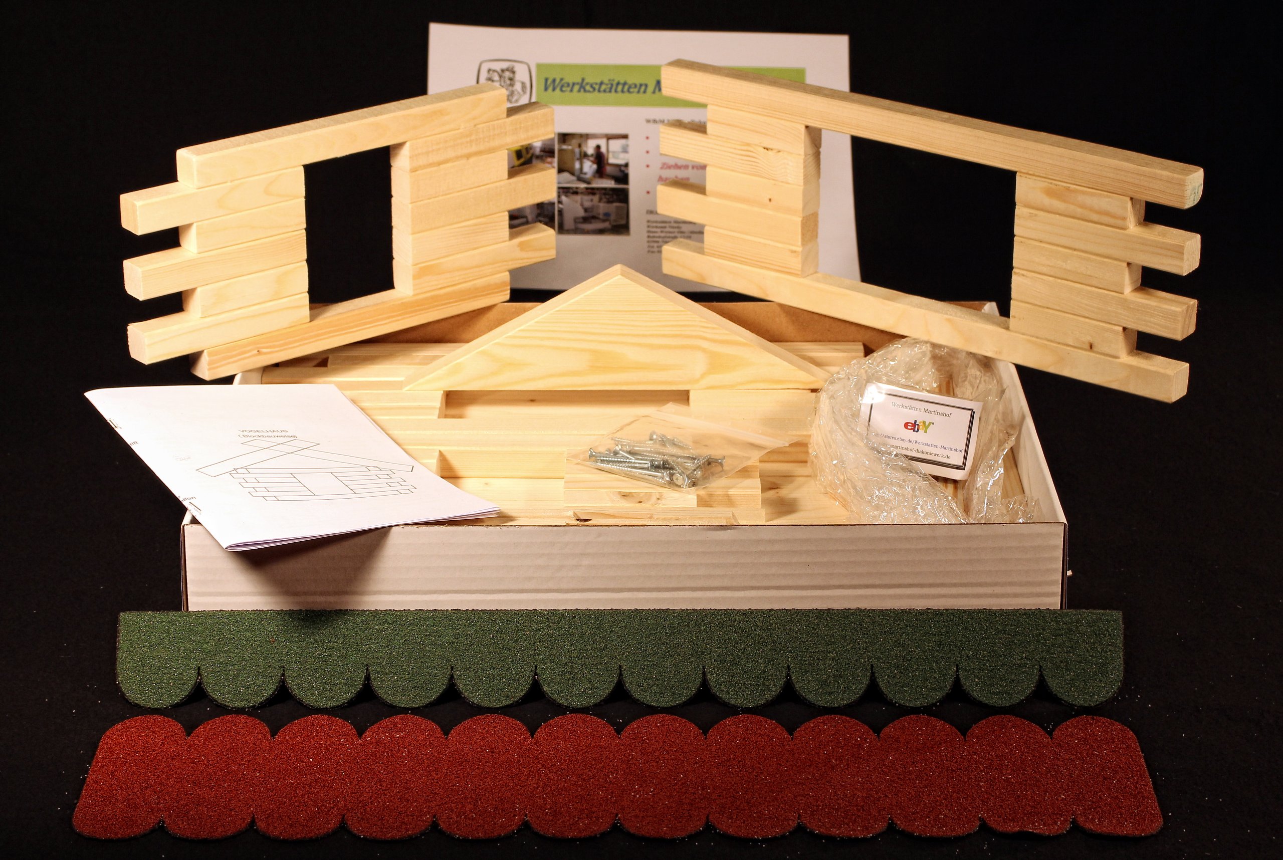 Vogelhaus Bausatz Herbstlaub Fichtenholz Manufaktur Martinshof Schindeln 23.213" L45 B40 H28cm Futterhaus. Garten. Herbst. Futterplatz. Fütterung Outdoor. Holz