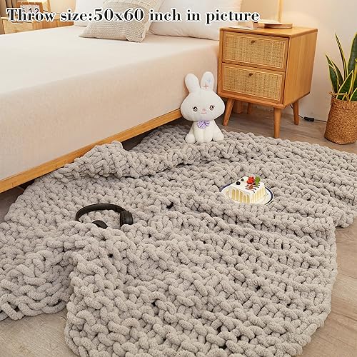 Miniatura 7 de Mooreeke Manta de punto grueso de 30 x 40 pulgadas, suave, lavable, acogedora manta de felpilla 100% hecha a mano con hilo de felpilla jumbo para