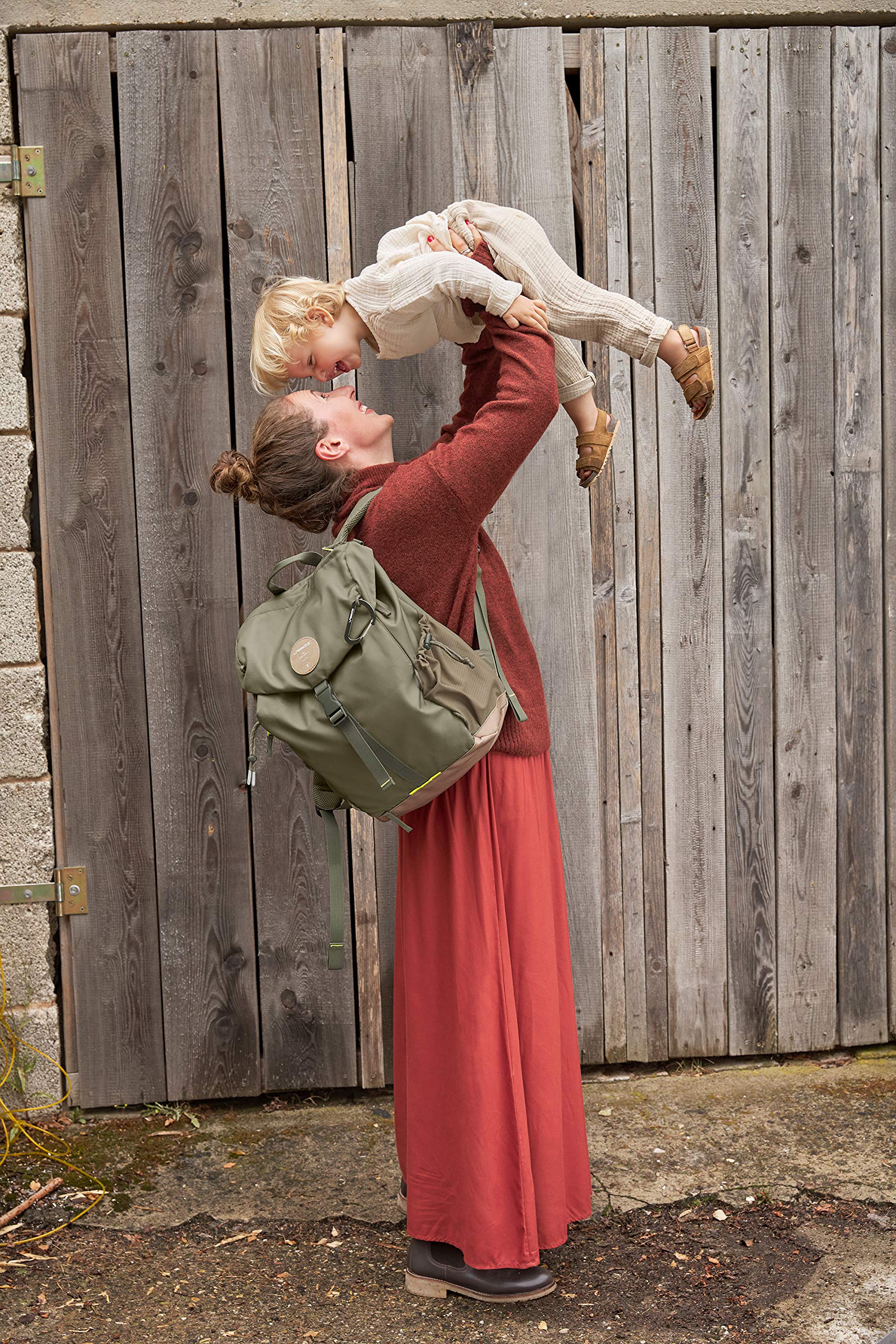 LÄSSIG Zaino fasciatoio borsa per pannolini con fasciatoio zaino da trekking attacco per carrozzina portabiberon Prodotto in modo sostenibile/Outdoor Backpack olive, oliva