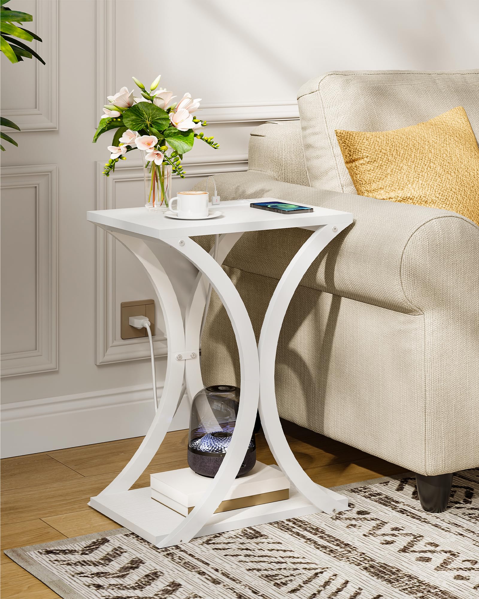 Table de chevet pour petits espaces CHOEZON finie la pagaille des câbles au salon
