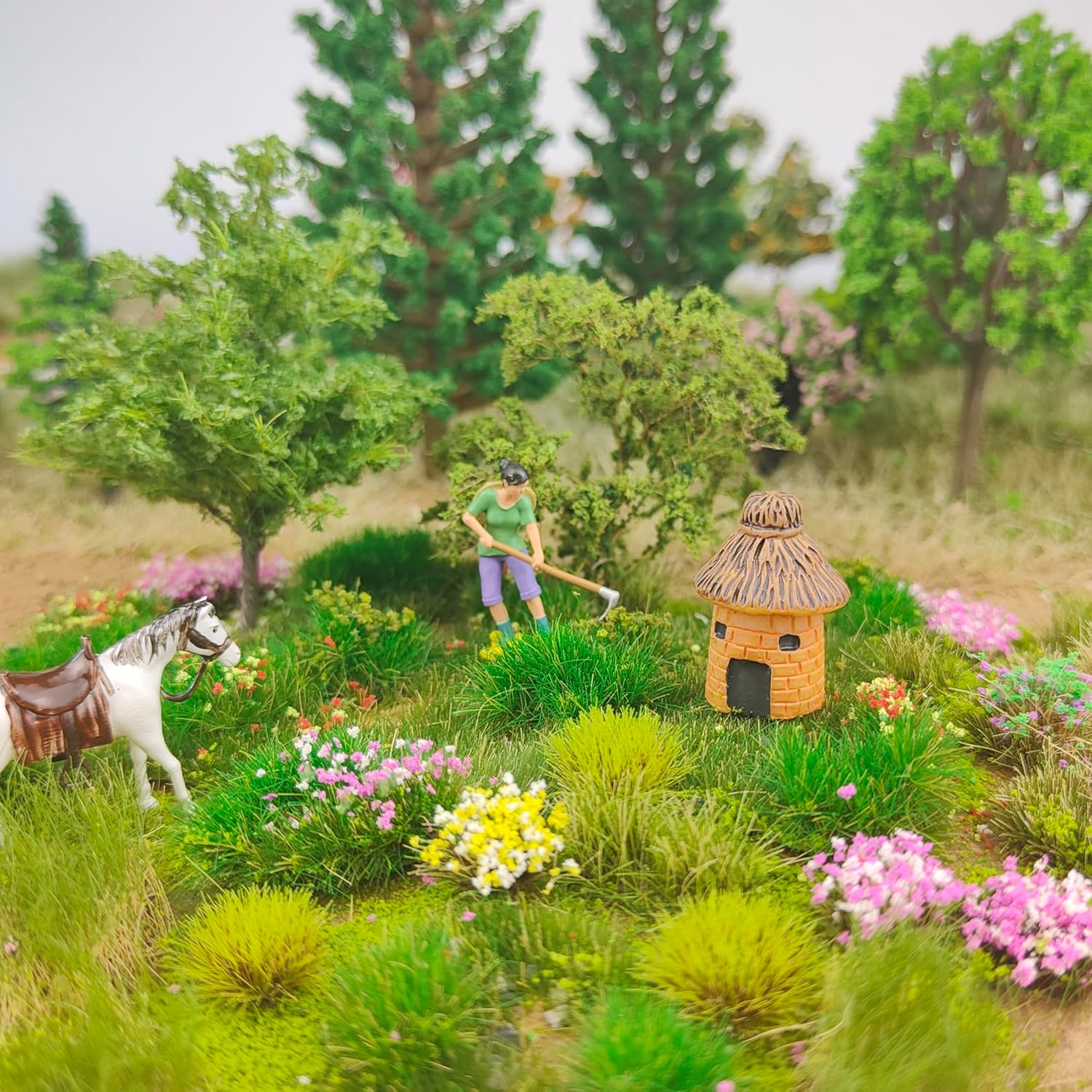 140 Pcs Static Grass Tufts & Miniature Flower Clusters - Artificial Grass Terrain Scenery Kit for Model Train Railway, Military Sand Table, DIY Diorama Landscape