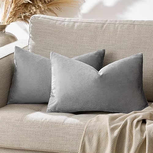 Vista 8 de GIGIZAZA - Juego de 2 fundas de almohada decorativas de 18 x 18 pulgadas, fundas de almohada cuadradas de terciopelo verde azulado pavo real