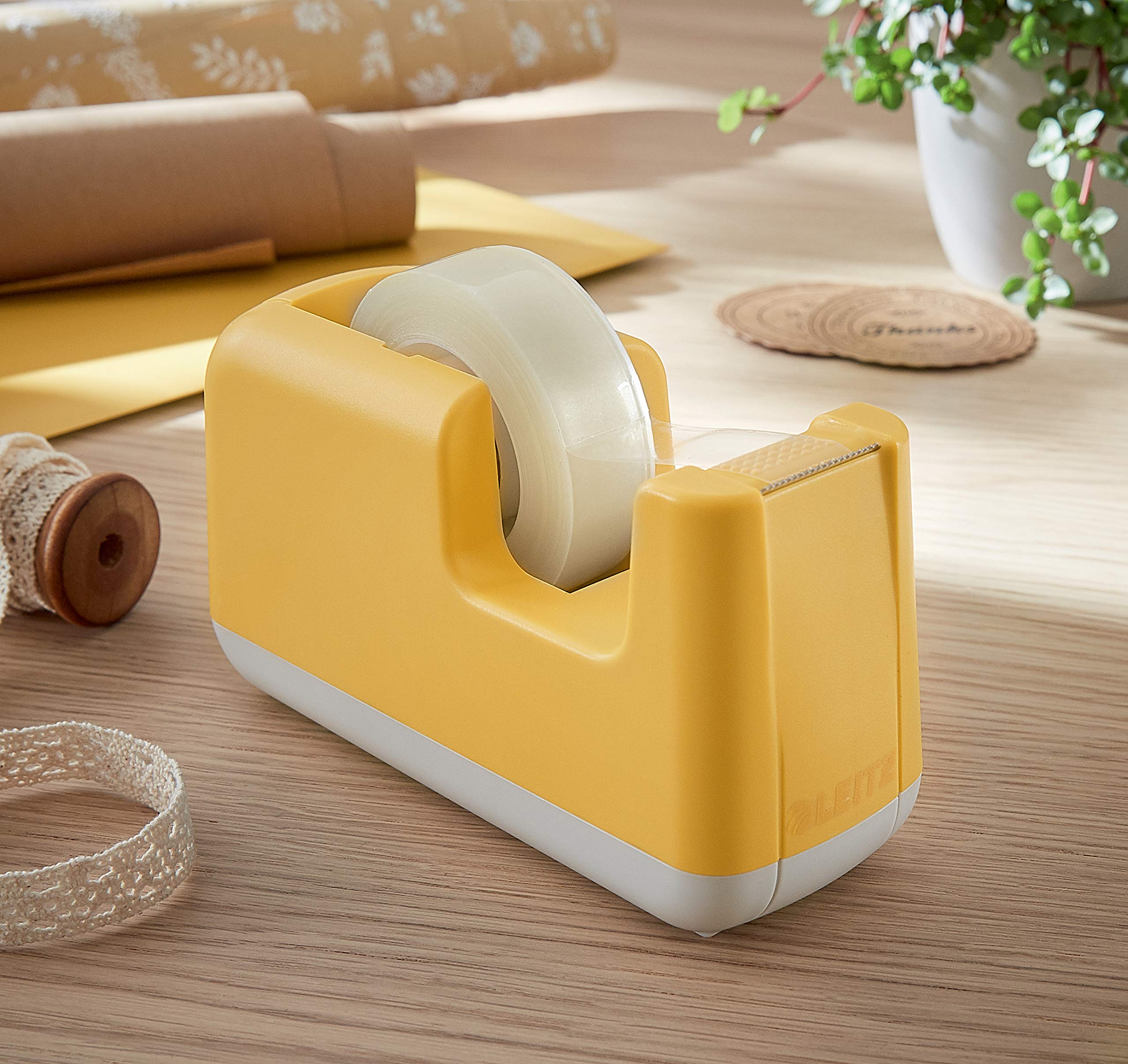 Leitz Klebeband-Tischabroller, Stabiler Stand, Klebebandabroller inkl. Klebeband, Warmes Gelb, Cosy-Serie, 53670019