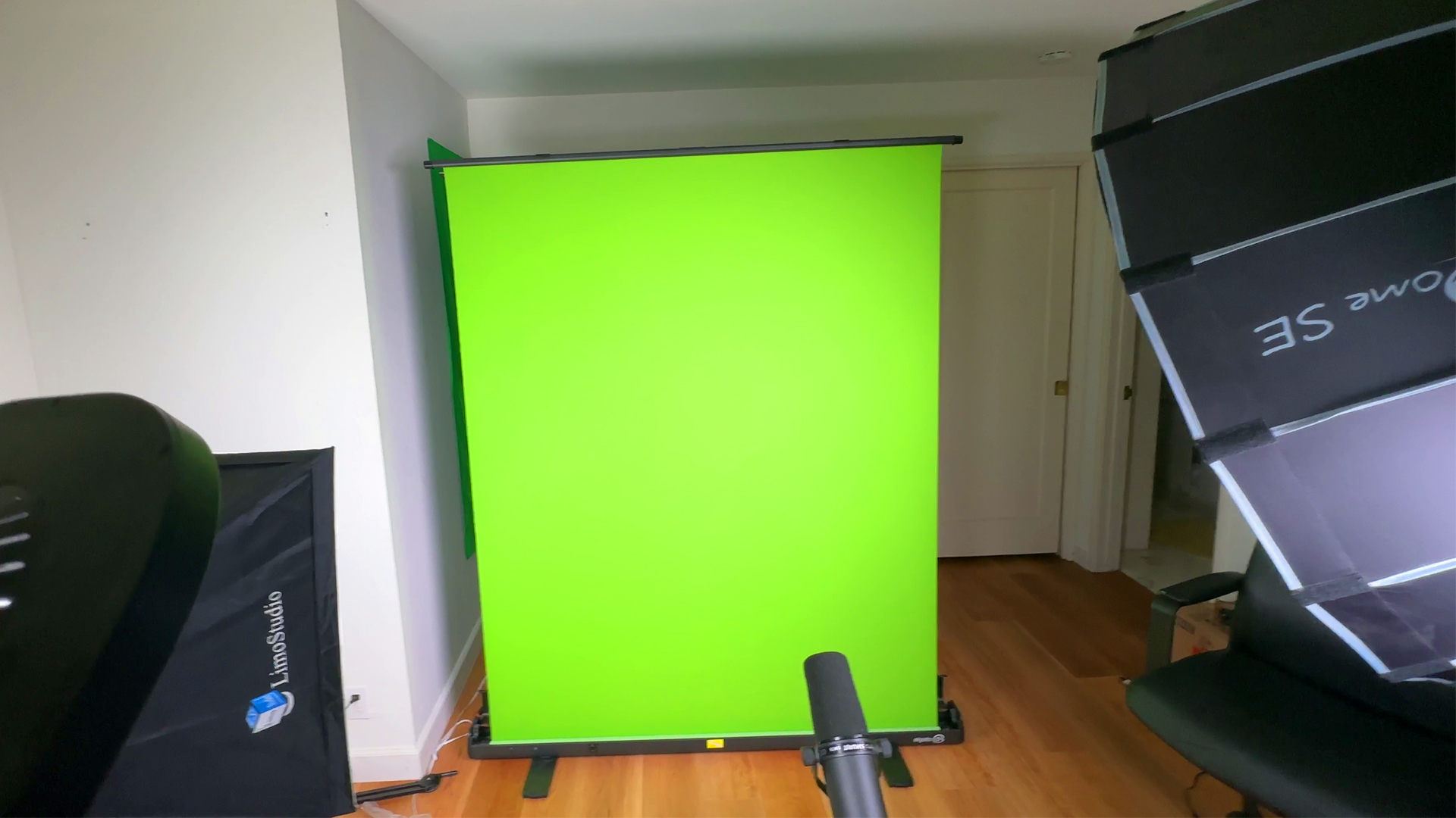 Watch Honest review of Elgato Green Screen Chroma Key on Amazon Live