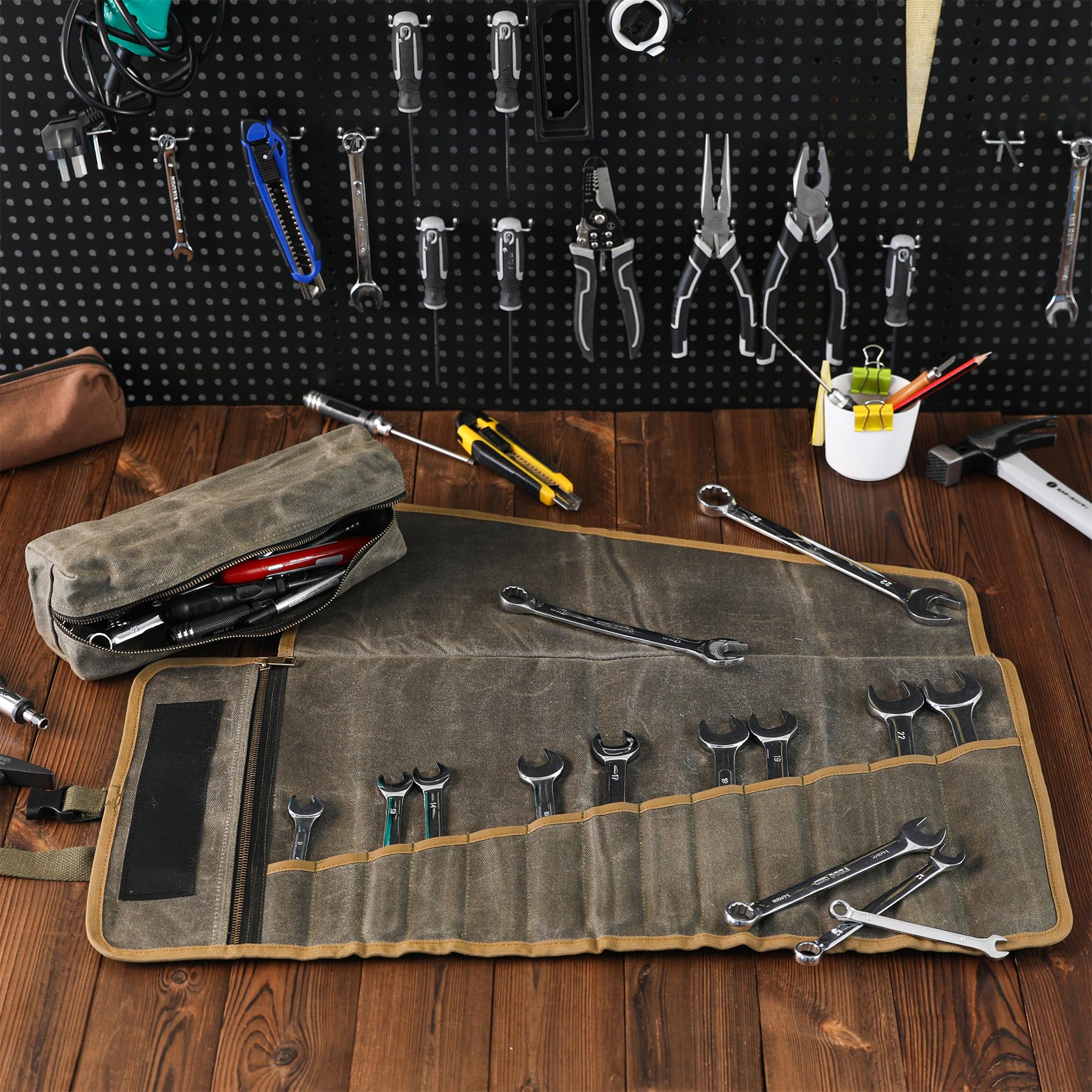 Rouleau d'outils en toile cirée, robuste de 453,6 g – avec 13 emplacements à outils + 2 poches zippées – Vert kaki, organiseur de clés enroulable portable pour artisans, entrepreneurs, réparateurs,