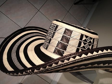 Amazon.com: Hermosa Colombiana : Ropa, Zapatos y Joyería