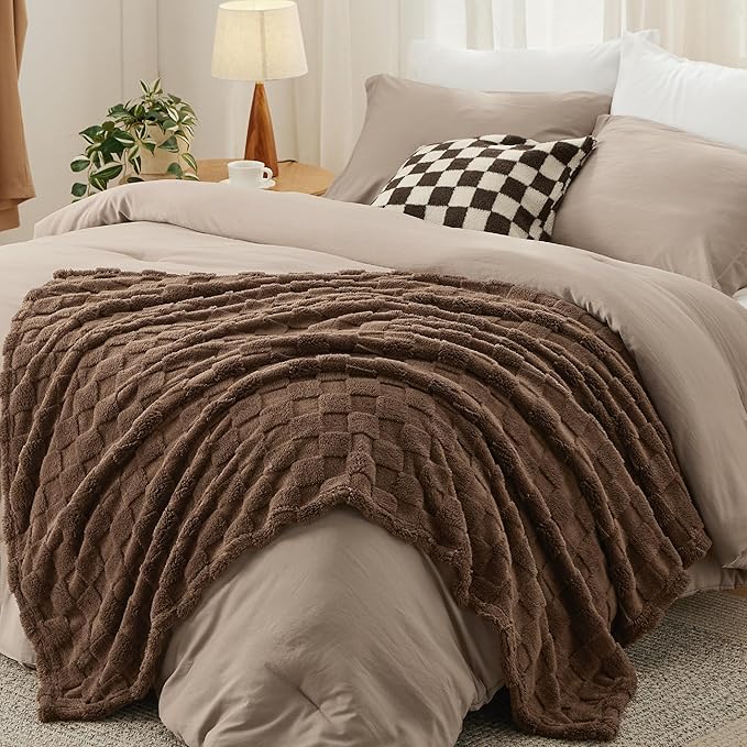 Bedsure Comforter Queen Size 5 Pieces - Queen Size Comforter Set with Checkered Throw Blanket and Decorative Pillow, Lightweiget Bedding, All Season Bedding Sets, Linen Beige