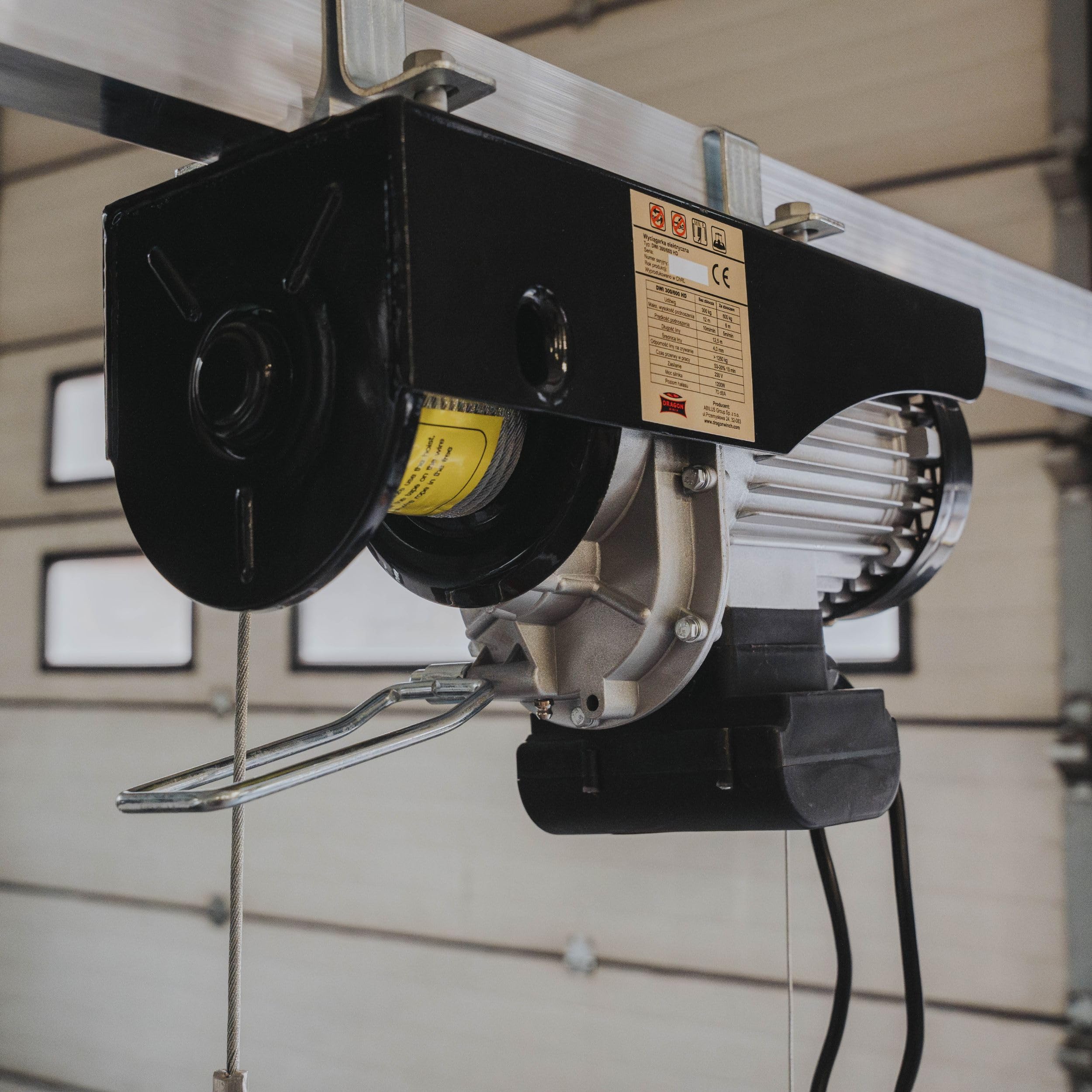 Dragon Winch - Treuil à Câble Électrique 990kg 230V, Treuil-Palan Moteur en Cuivre 1300W avec télécommande à câble, palan électrique d'une capacité de charge de 500kg–990kg hauteur de levage 12m