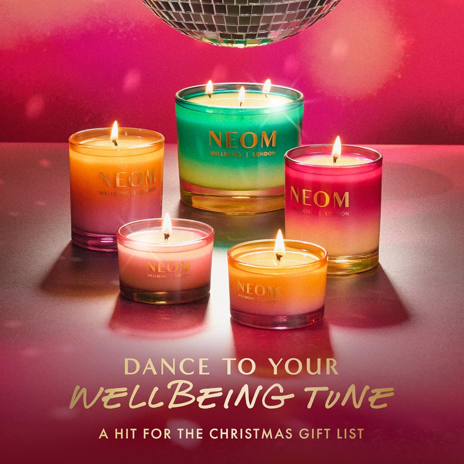 NEOM Christmas Wish Candle, 1 Wick | Mandarin, Cinnamon & Tonka Bean I Made with 100% Naturally derived Wax I Designed to Help You Relax and Unwind I Expertly Blended I Hand Finished - Image 2