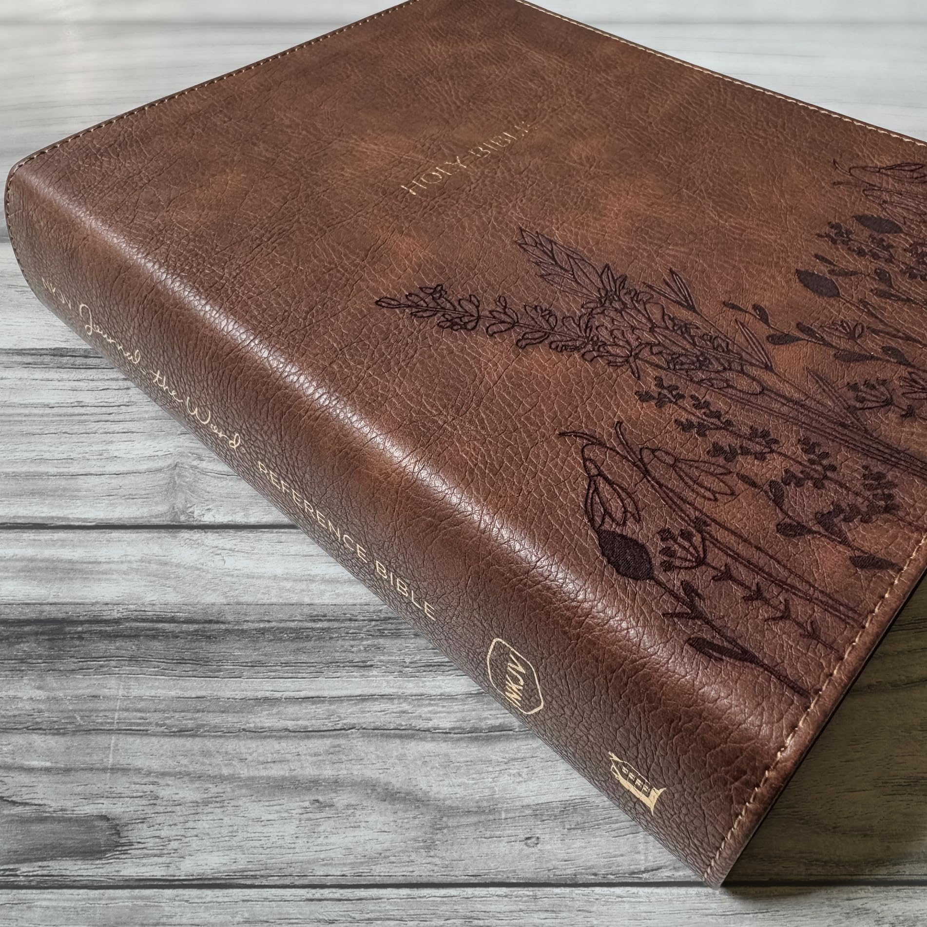 NKJV Journaling Bible: Featuring Hand Illustrated Design of a Field of Wildflowers with Your Custom Engraved Personalized Name - Image 3