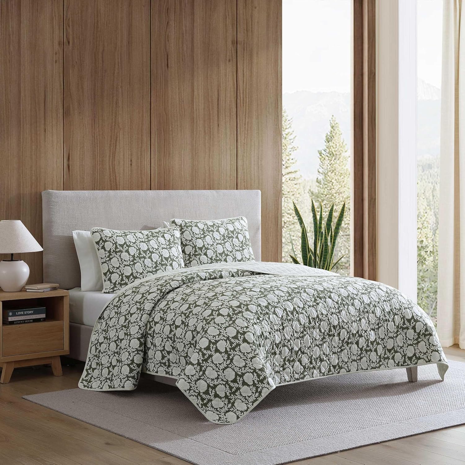 Eddie Bauer - Quilt Set, Super Soft Bedding with Matching Sham, Silky Smooth & Breathable, Classic Home Essentials (Garden Bloom Green, Twin)