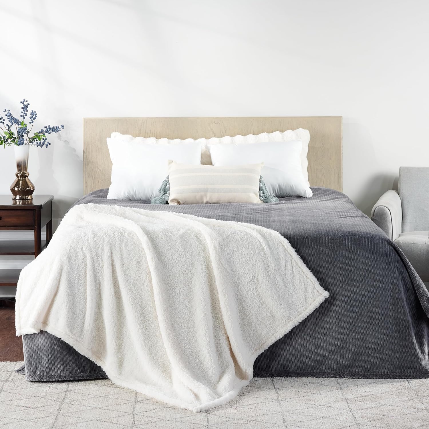 Cozy Chenille Sherpa Throw Blanket - Soft, Plush, Fluffy Sofa and Bed Throw, Great Gift for Women, Teens - All Season Home Décor (Light Brown, 66" x 90")