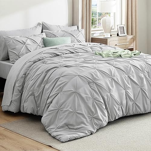 Miniatura 91 de Bedsure Juego de edredón tamaño King extragrande gris - Juego de ropa de cama en una bolsa de 7 piezas, juego de cama pintuck GentleSoft™ gris para