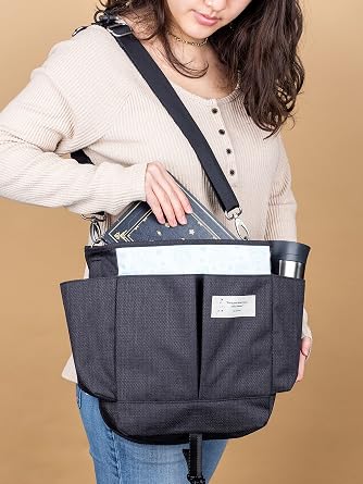 HAIKU To Go Convertible 2.0 حقيبة سفر على شكل رسول وحقيبة ظهر مع أشرطة كتف قابلة للتعديل ، وجيوب مزدوجة