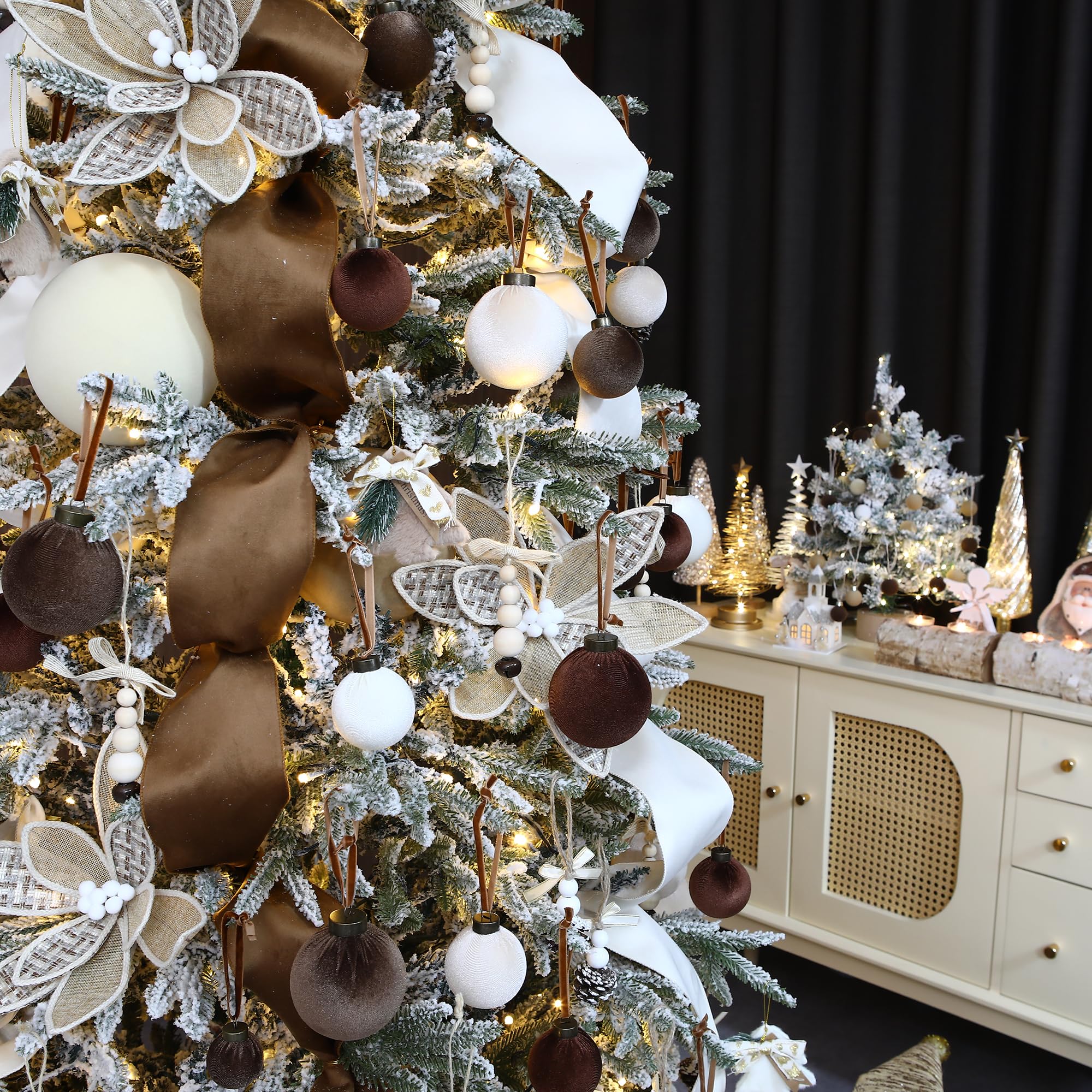 Sea Team 32er-Set beflockte Samt Weihnachtskugeln Verschiedene Größen Creme