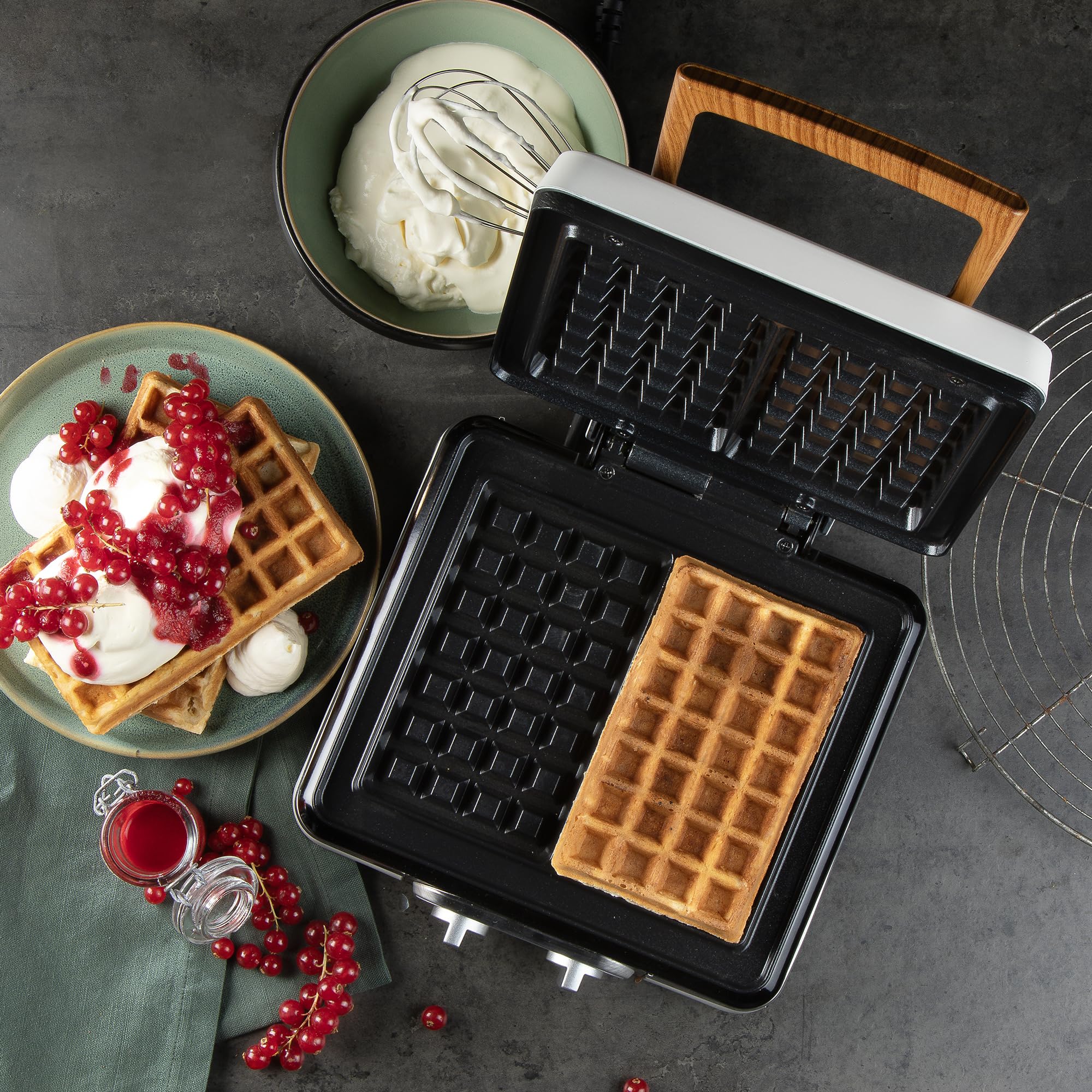 DOMO DO9280W Waffeleisen - Waffelautomat - Doppelwaffeleisen für Belgische Waffeln - Antihaftbeschichtung - Mit integrierter Timer - Kabelaufbewahrung - 1520W – Weiß