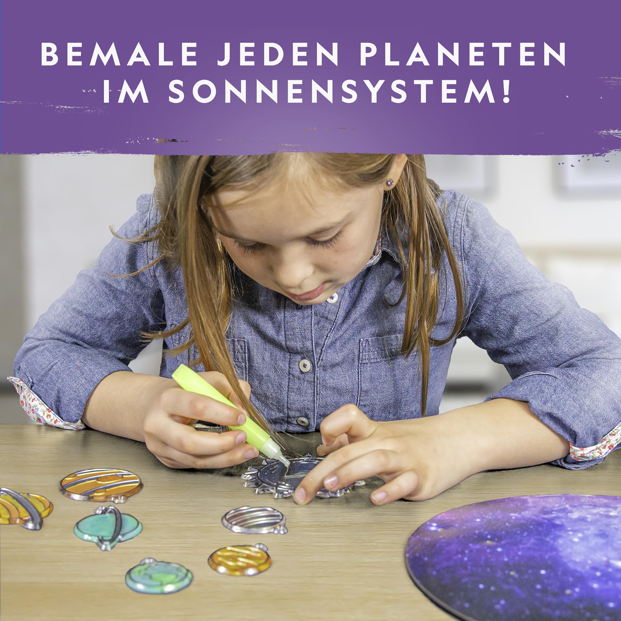 Blue Marble NATIONAL GEOGRAPHIC Fensterkunst-Kit für Kinder – Bastelset Sonnensystem im Glasmalerei-Stil mit leuchtenden Planeten, als Fensterbild oder Mobile für Decke & Weltraum-Deko verwenden