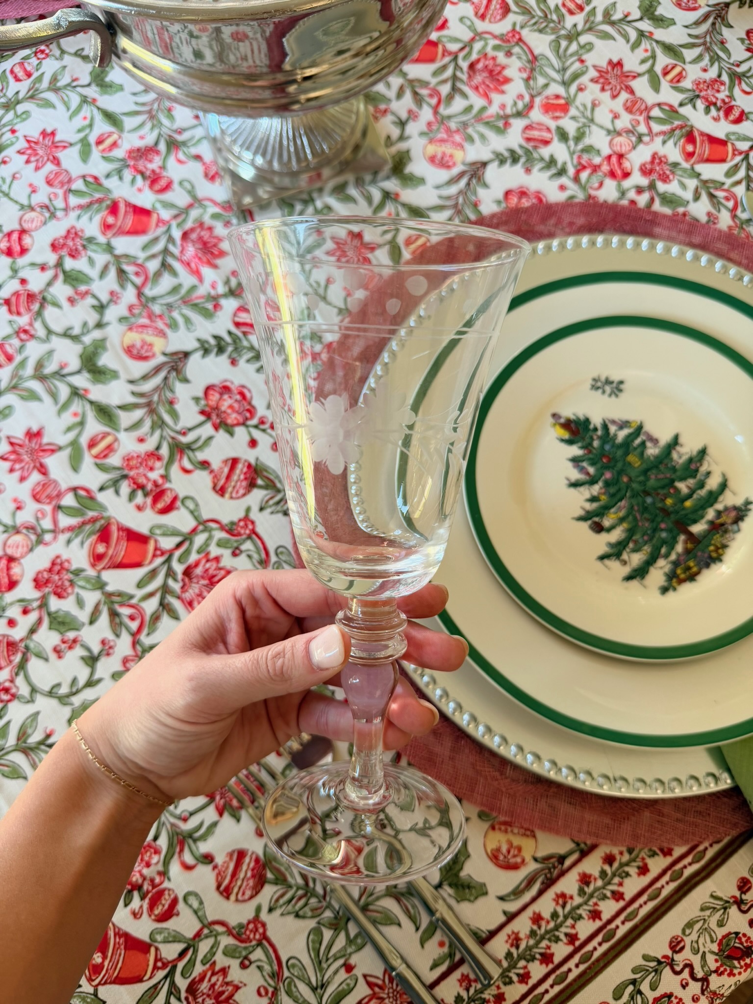Xvazon Watch Gorgeous glasses for your next dinner party on Amazon Live