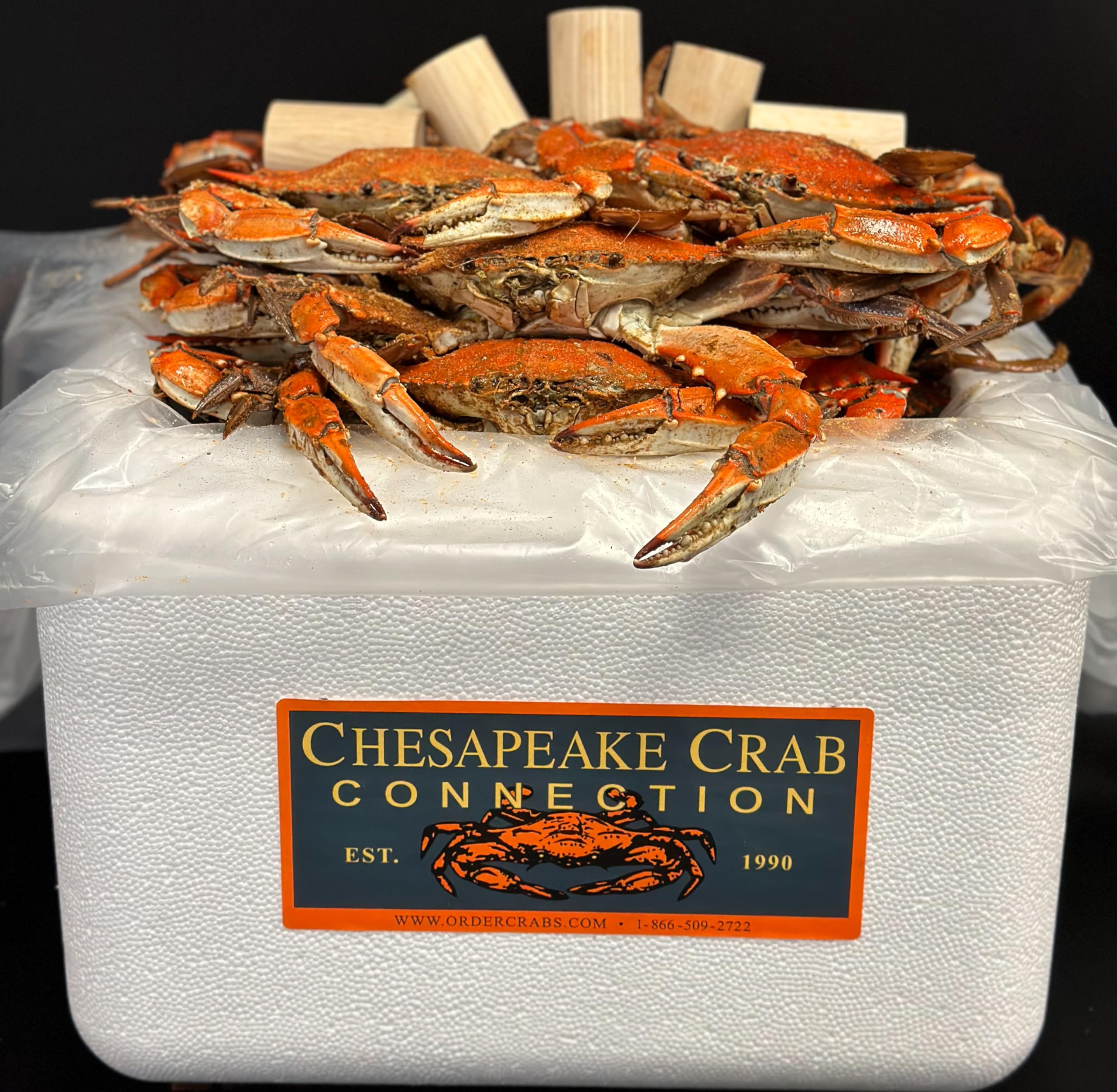 Fresh Blue Crabs - 1/2 Bushel "Jumbo" Male Mix (Measuring 6" - 7" Point To Point) - Infused With Classic Maryland Style Old Bay Crab Seasoning - Filled With Lump Crab Meat - Perfect For A Crab Boil Or Fresh Seafood Feast