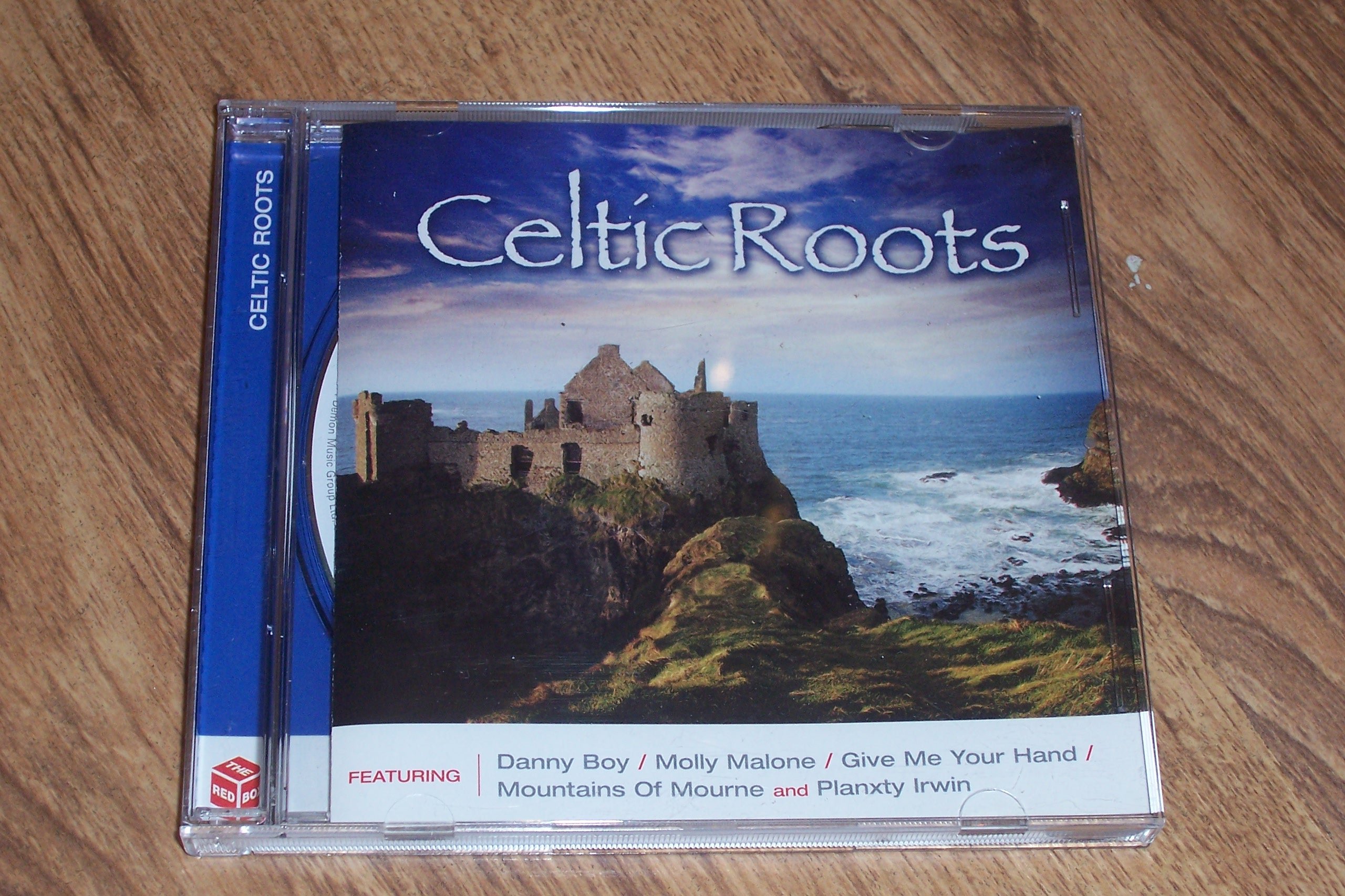 Irish Traditional Celtic Music Roots - Claire Hamilton & The Royal Irish Rangers