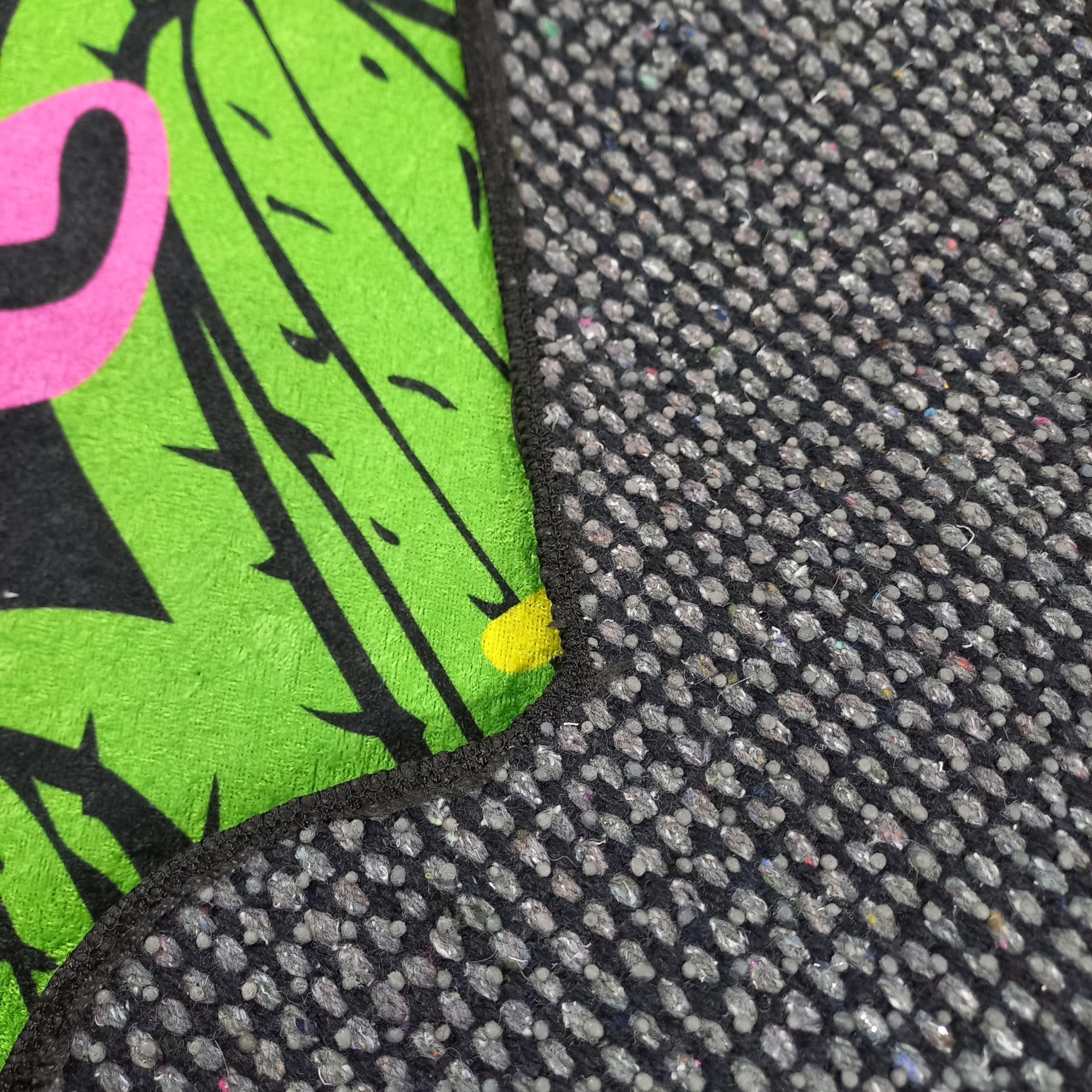 Lumirug Hypebeast Cactus Jack Hypebeast Rug Hip-Hop Music Mat for Gym  Bedroom Dorm Hip-Hop Music Album Cover Non-Slip Carpet Urban Decor :  Amazon.com.be: Home & Kitchen