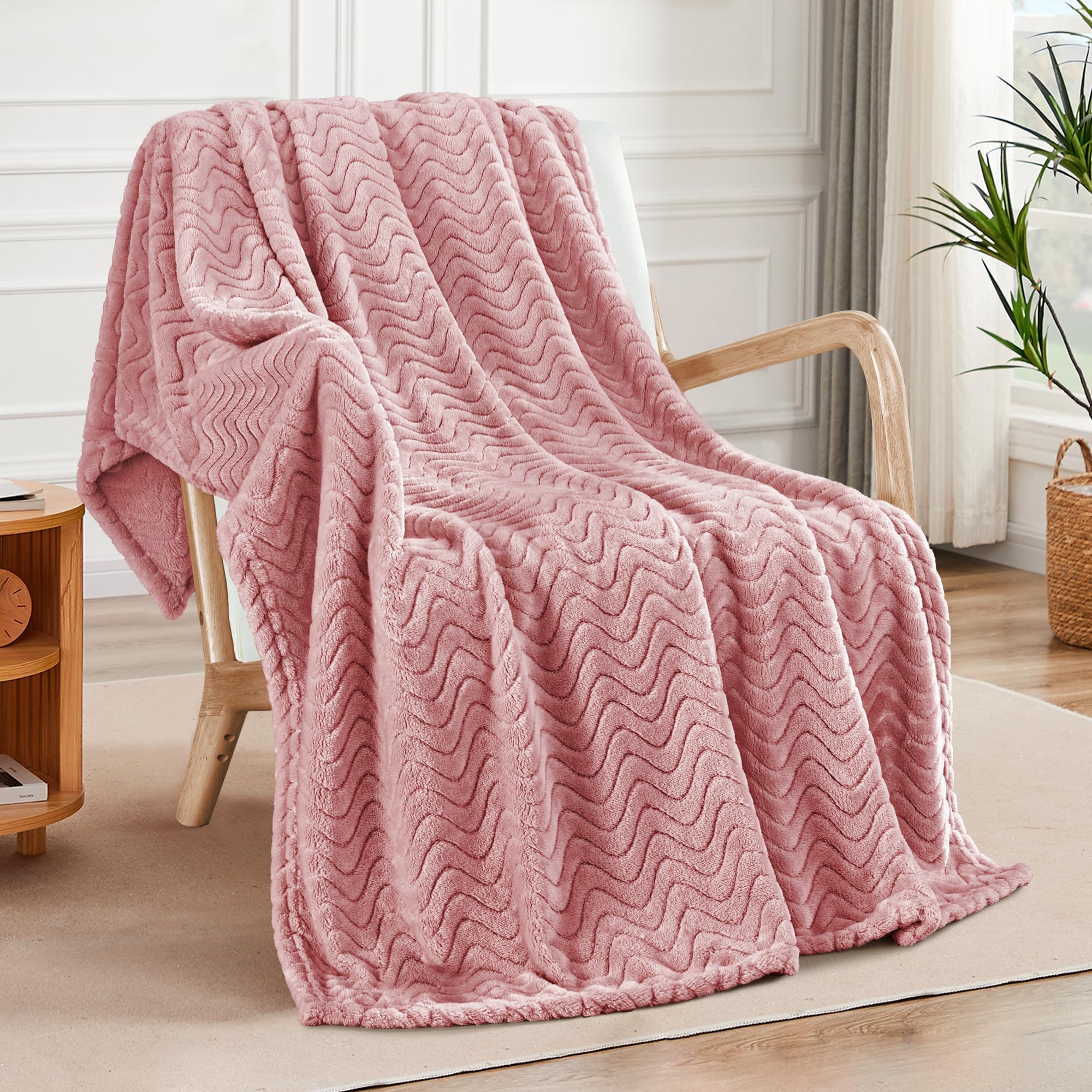 Exclusivo Mezcla Throw Blanket for Couch, Cozy Lightweight Fleece Blankets with Decorative Wave Textured Suitable for Winter, Pink, 50x70 Inches
