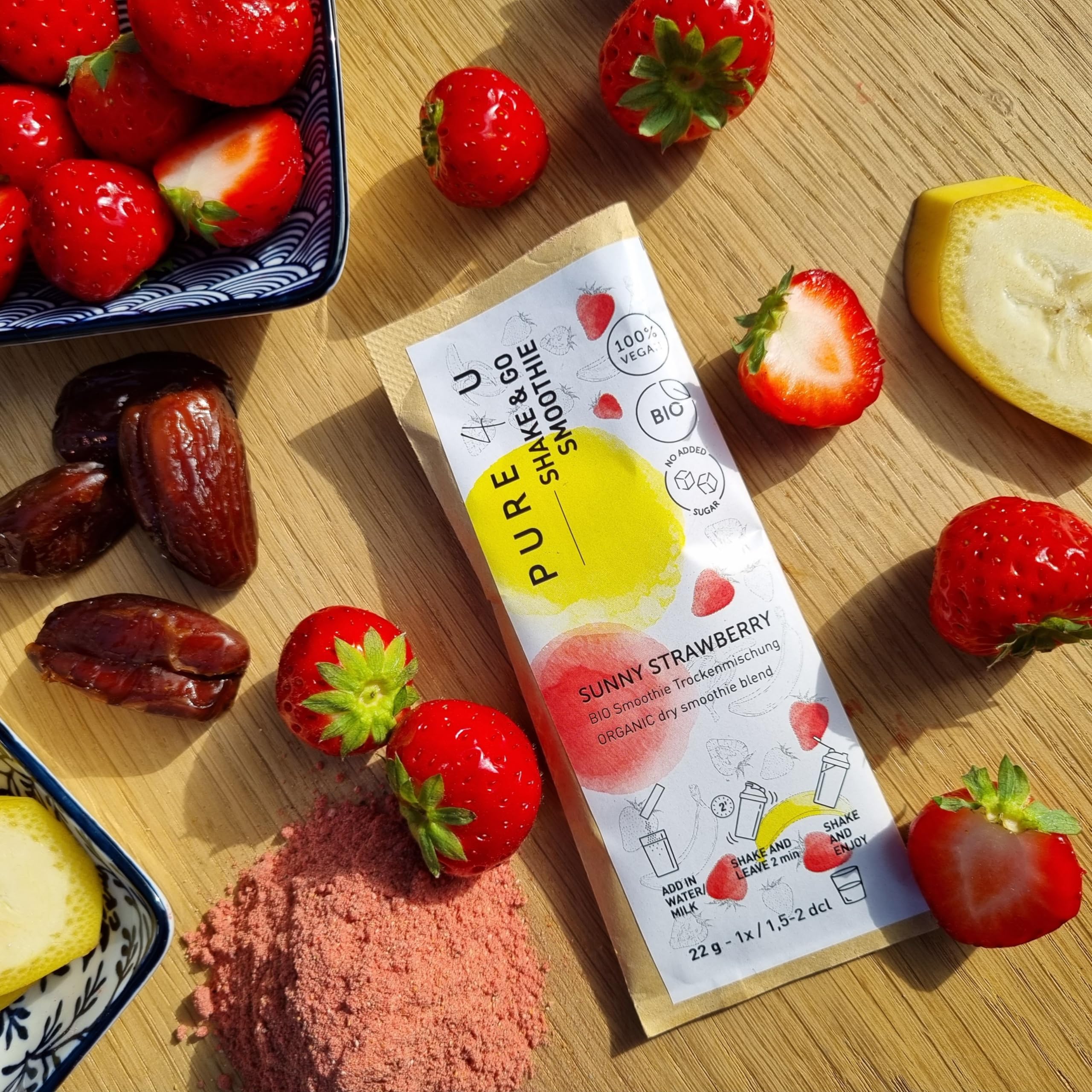 PURE4U BIO Choco & Erdbeere To Go Smoothie Shake Pulver (4x Choco Banana, 4x Sunny Strawberry) | Shake&Go Smoothie Pulver | Ohne Zuckerzusatz | Leichte Zubereitung ohne Mixer