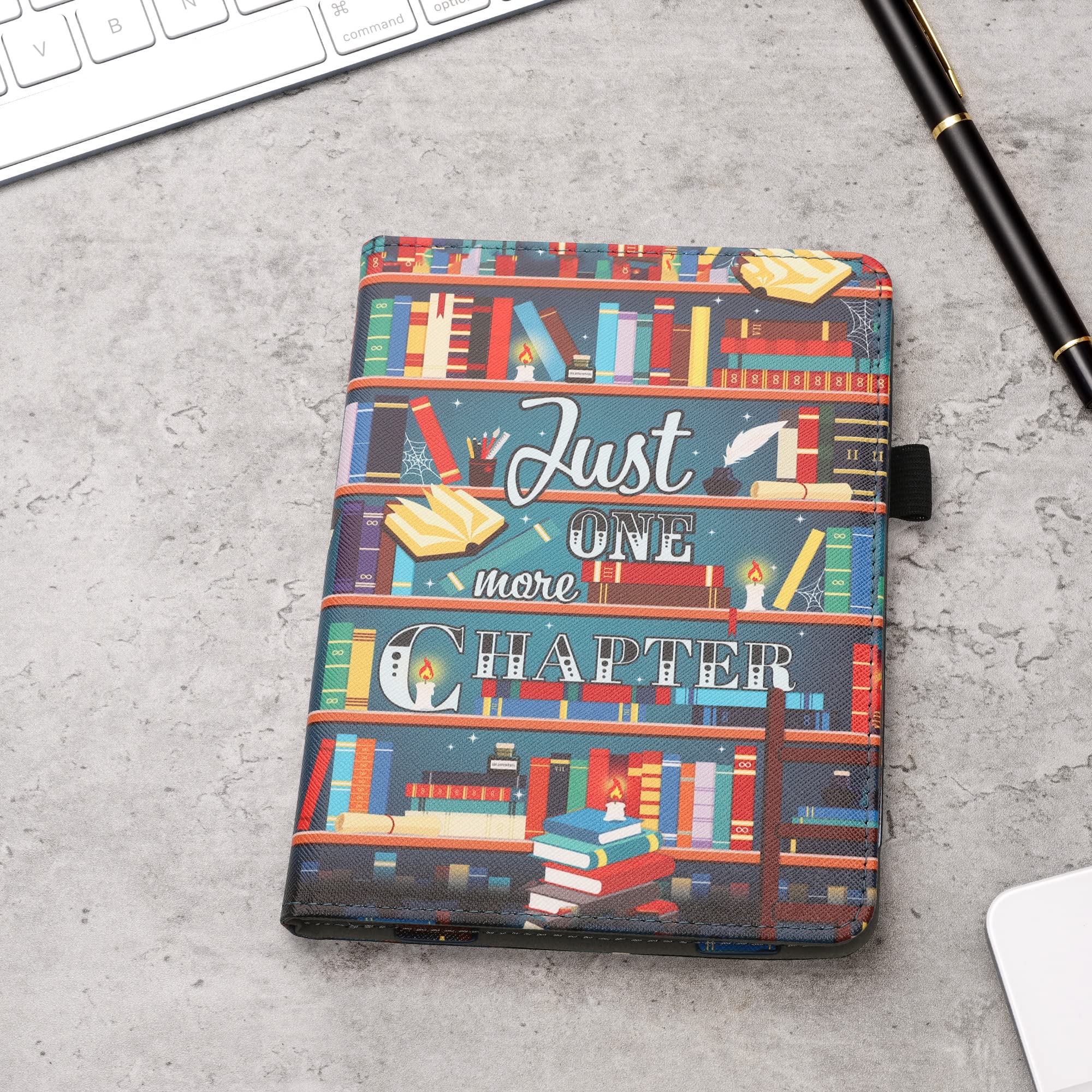 kwmobile Etui kompatybilne z Amazon Kindle Paperwhite (11. generacja - 2021) - Etui ze skóry PU z zamknięciem magnetycznym, podstawką, paskiem, przegródka na karty - motyw biblioteki wielokolorowych