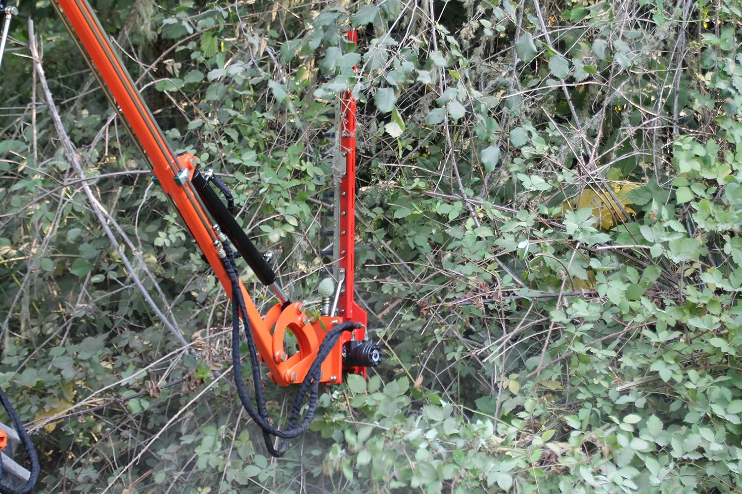 Hydraulic Boom with 4′ Sickle Brush Mower, 3 Point FH-BRM120 Requires a Tractor. Not a standalone Unit.