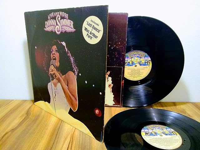 Live And More por Donna Summer, capa do álbum