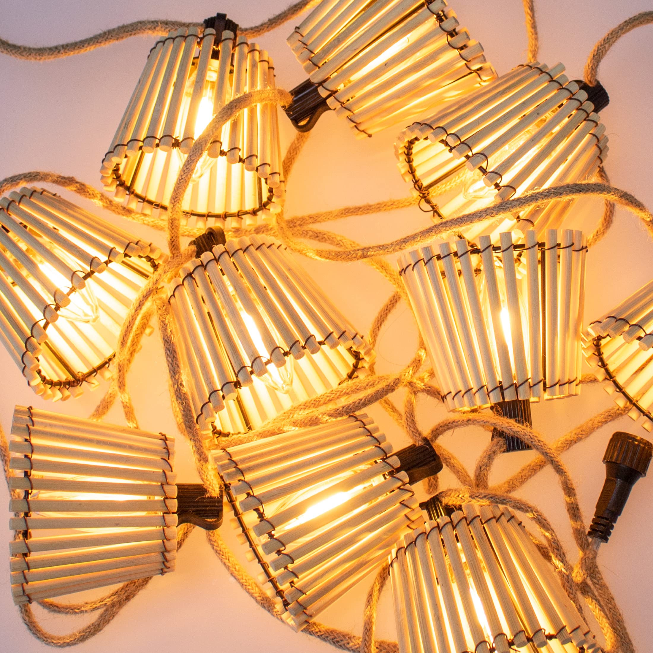 OKINAWA - Ghirlanda di luci per esterni sotto soffitto in fibra di bambù, 10 lanterne LED 8 metri lunghezza (solare + batteria)