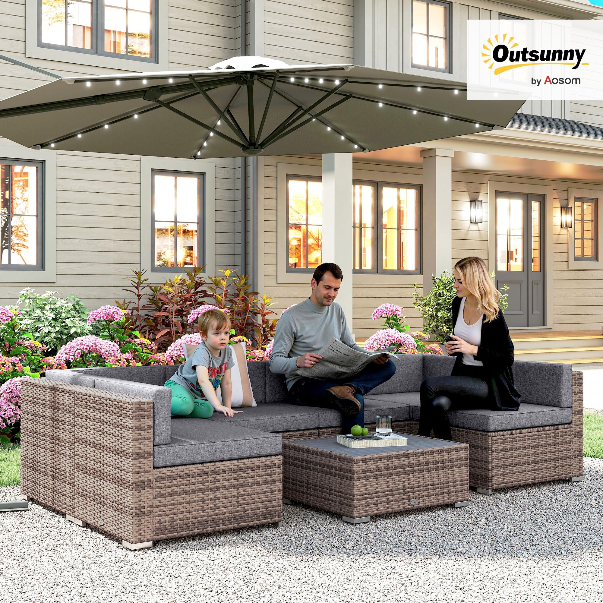 Outsunny Salotto da Giardino Esterno in Rattan da 7 Pezzi, Set di Mobili con Tavolino e Divano Modulabile con Cuscini, Grigio