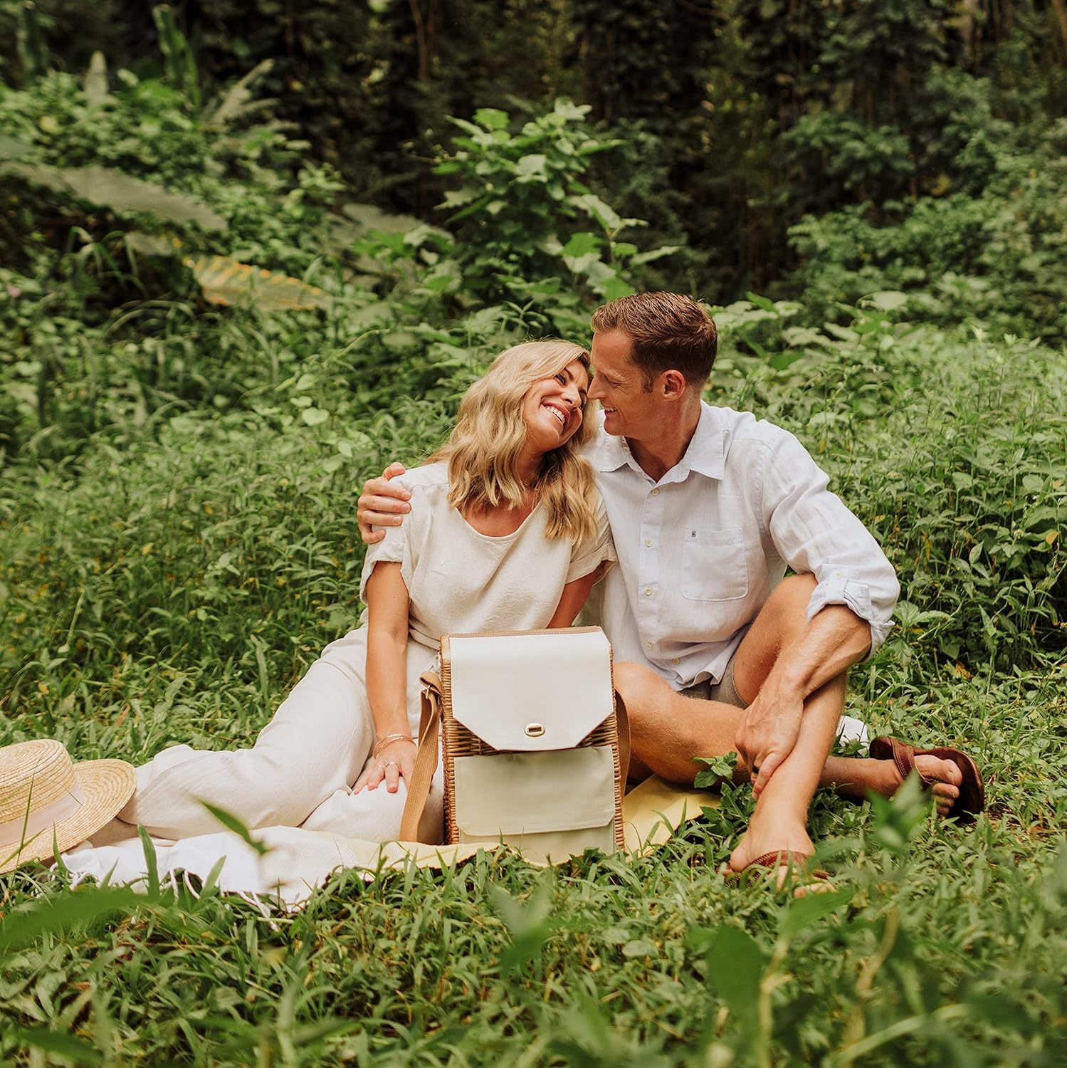PICNIC TIME Corsica Wine & Cheese Picnic Wine Baskets, Beige Canvas : Cheese Knives : Patio, Lawn & Garden